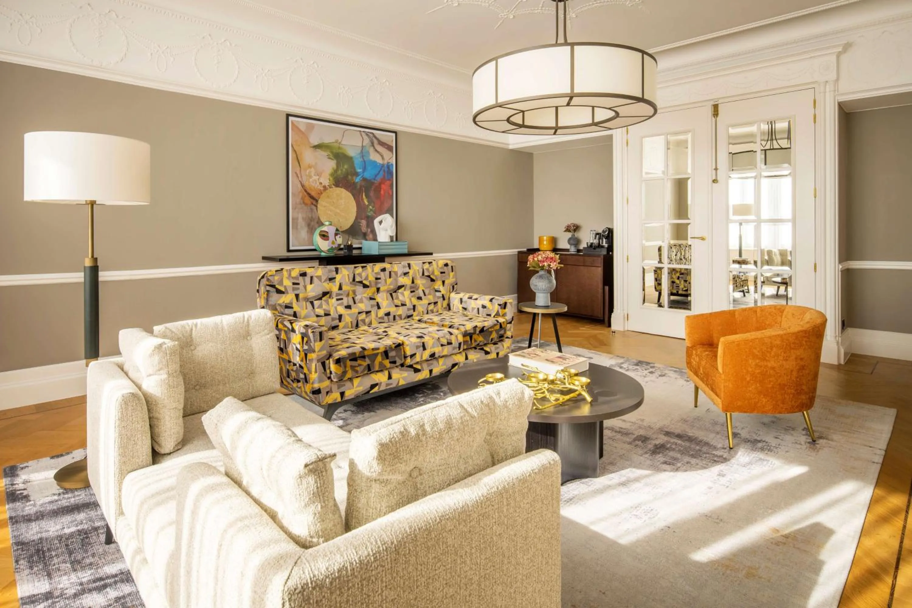 Living room in DoubleTree By Hilton Brussels City