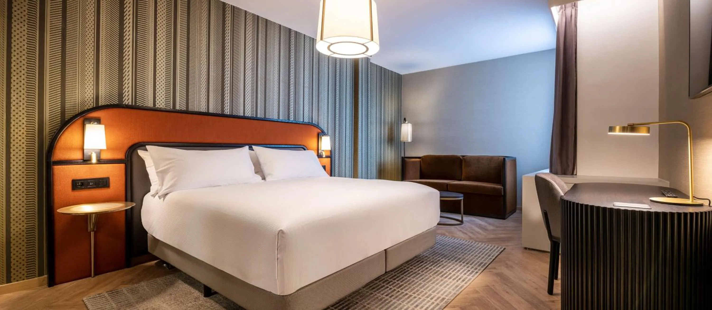 Bedroom, Bed in DoubleTree By Hilton Brussels City