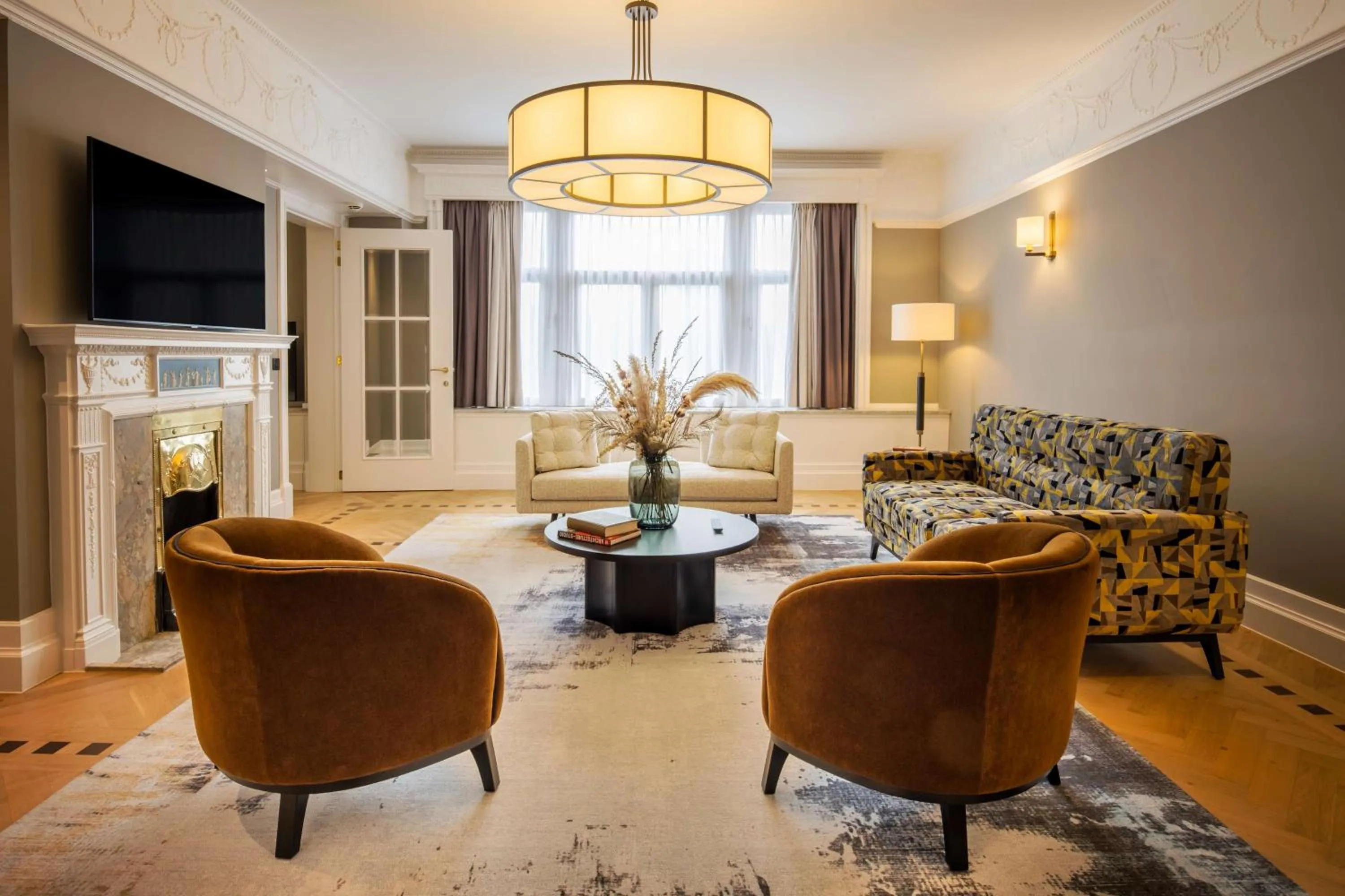 Living room in DoubleTree By Hilton Brussels City