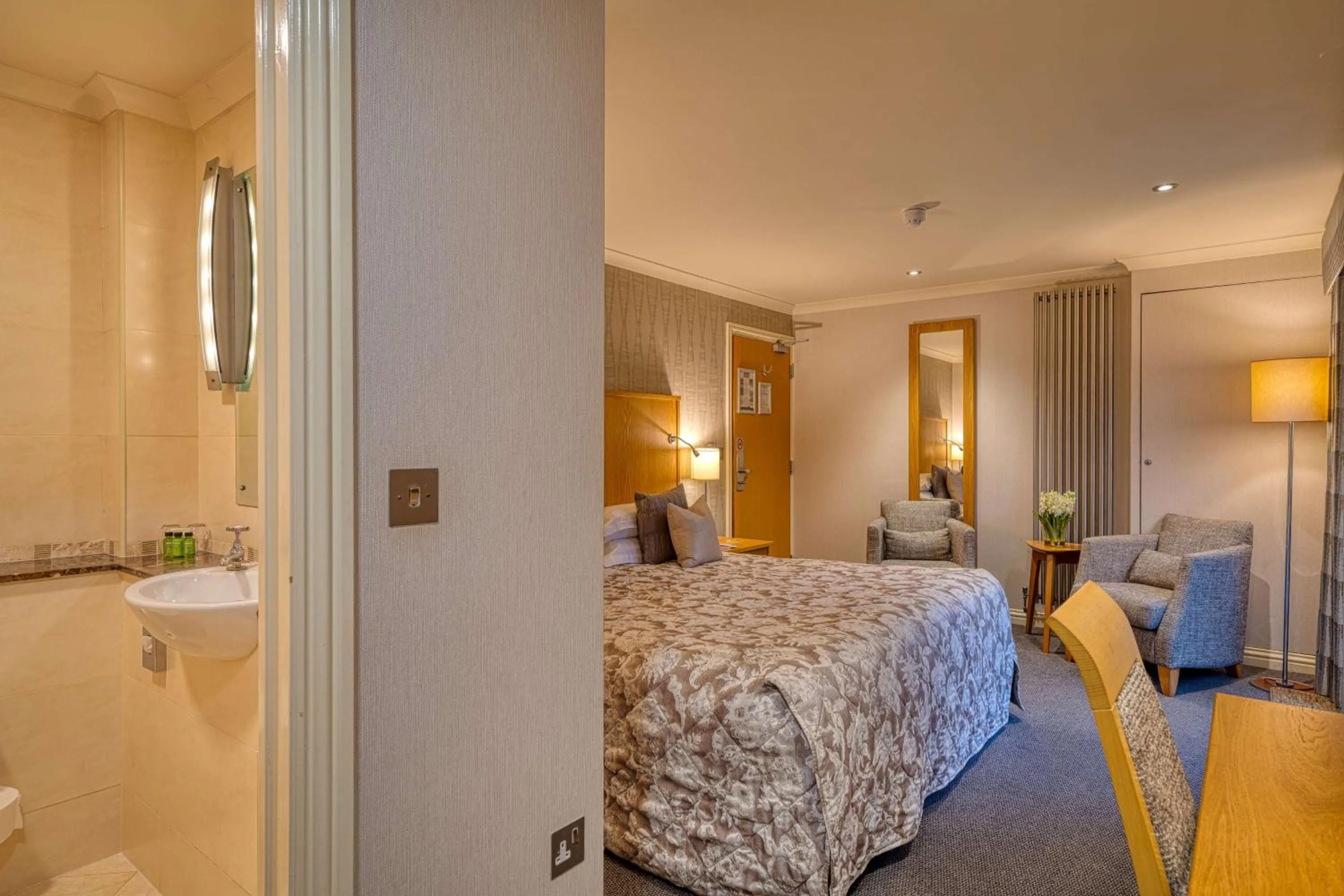 Bedroom, Bed in Ambleside Salutation Hotel & Spa