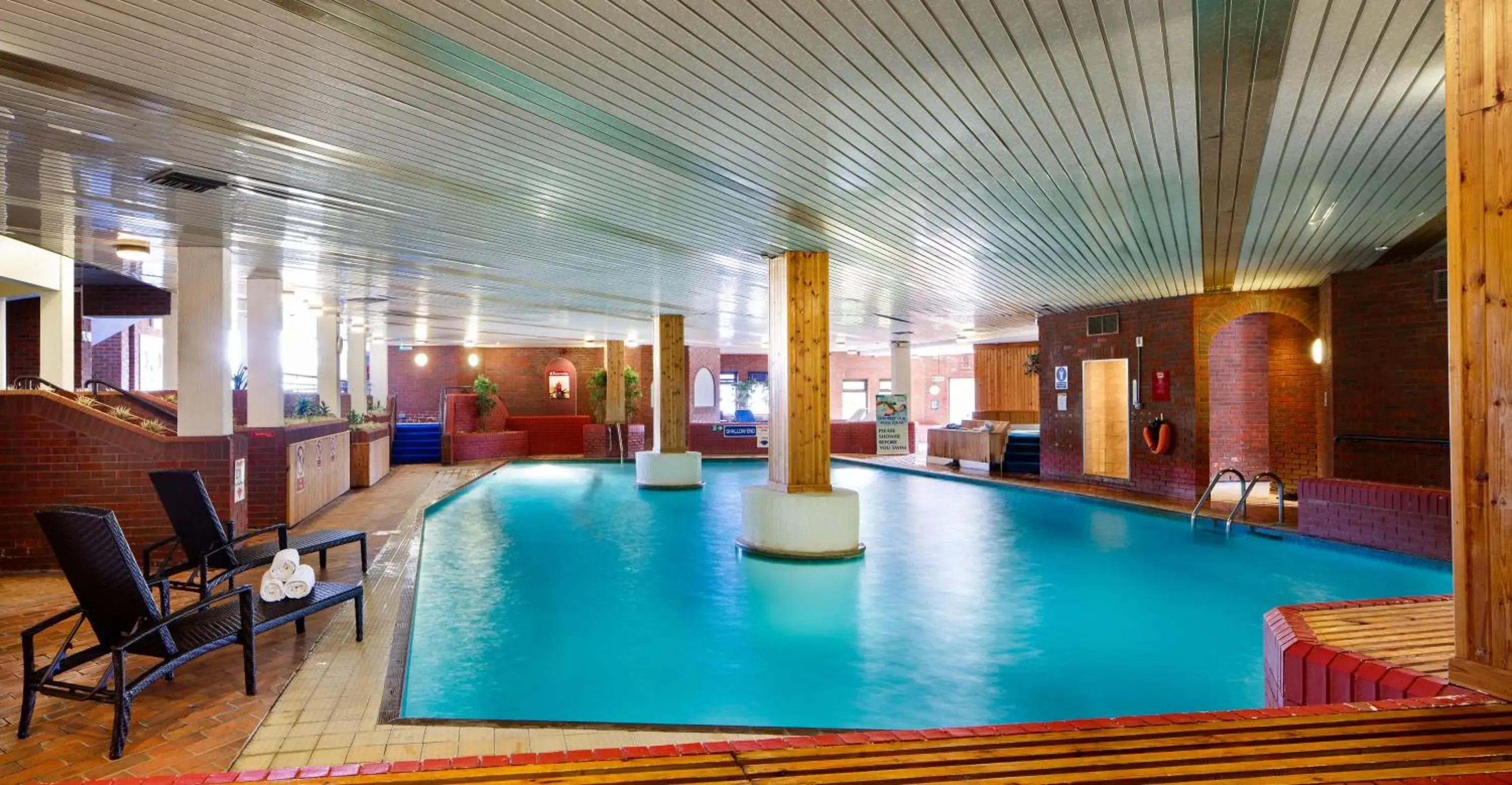 Swimming pool in Mercure Maidstone Great Danes Hotel Swimming pool in Mercure Maidstone Great Danes Hotel