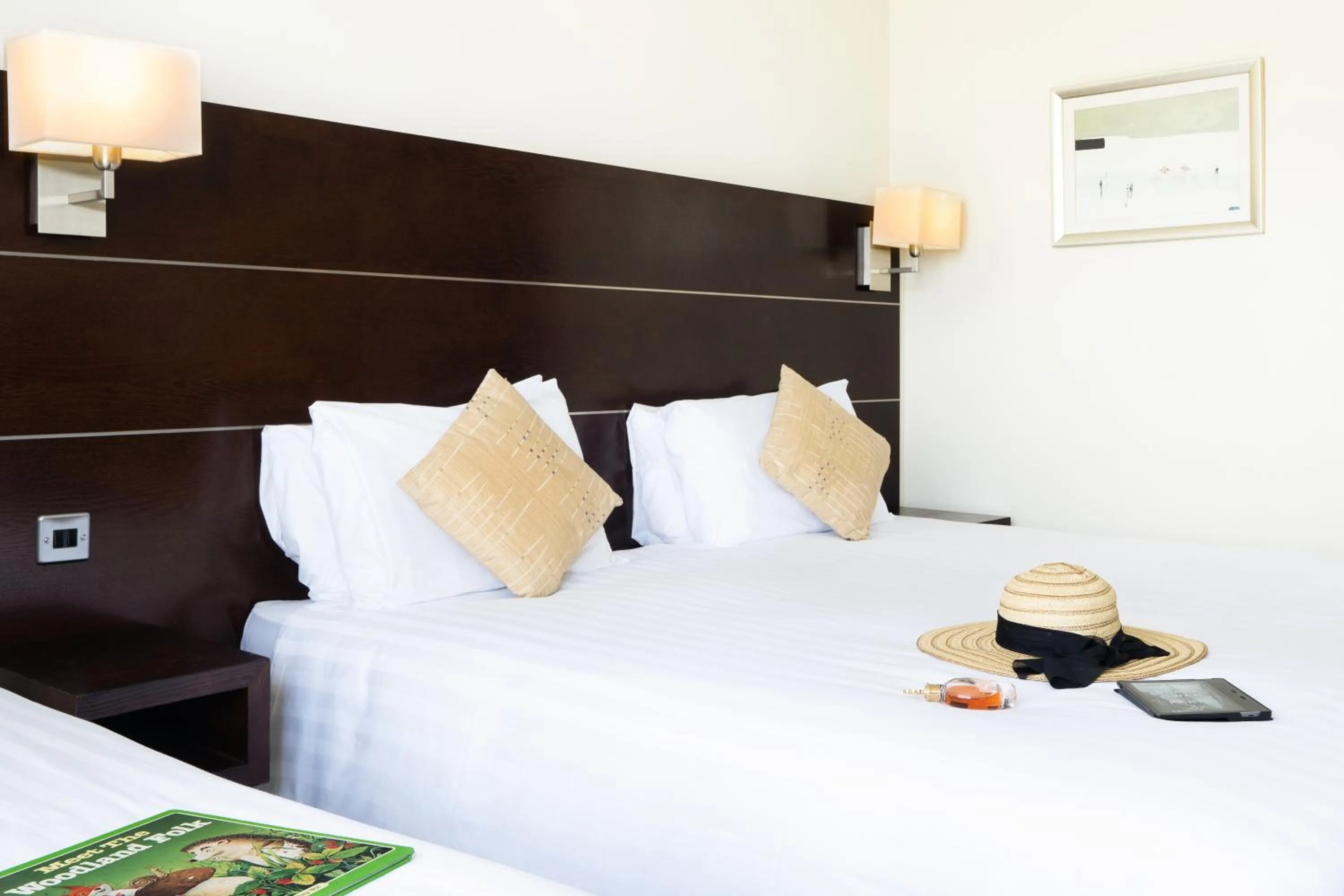 Bed in Mercure Maidstone Great Danes Hotel