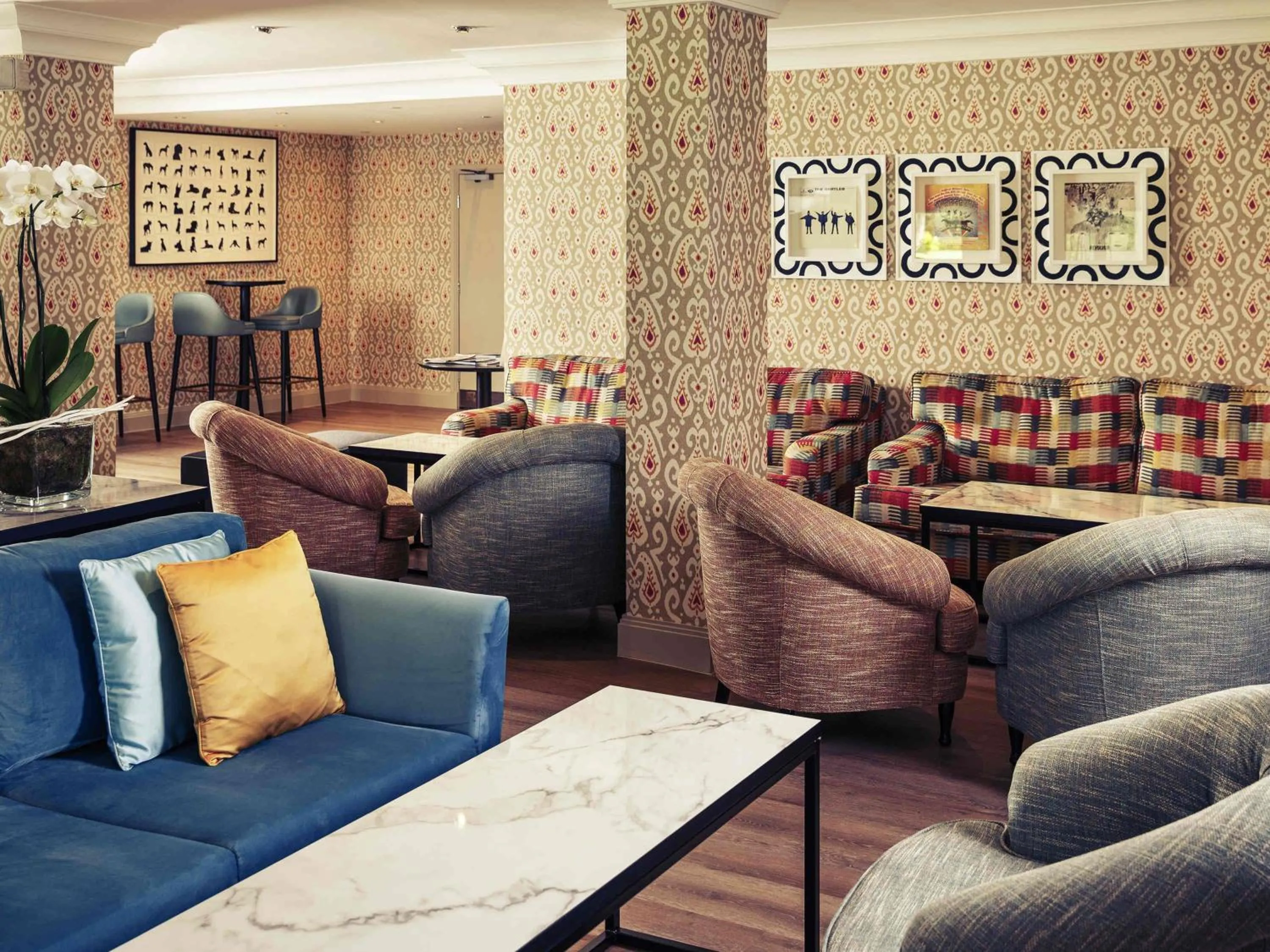 Lounge or bar in Mercure Maidstone Great Danes Hotel