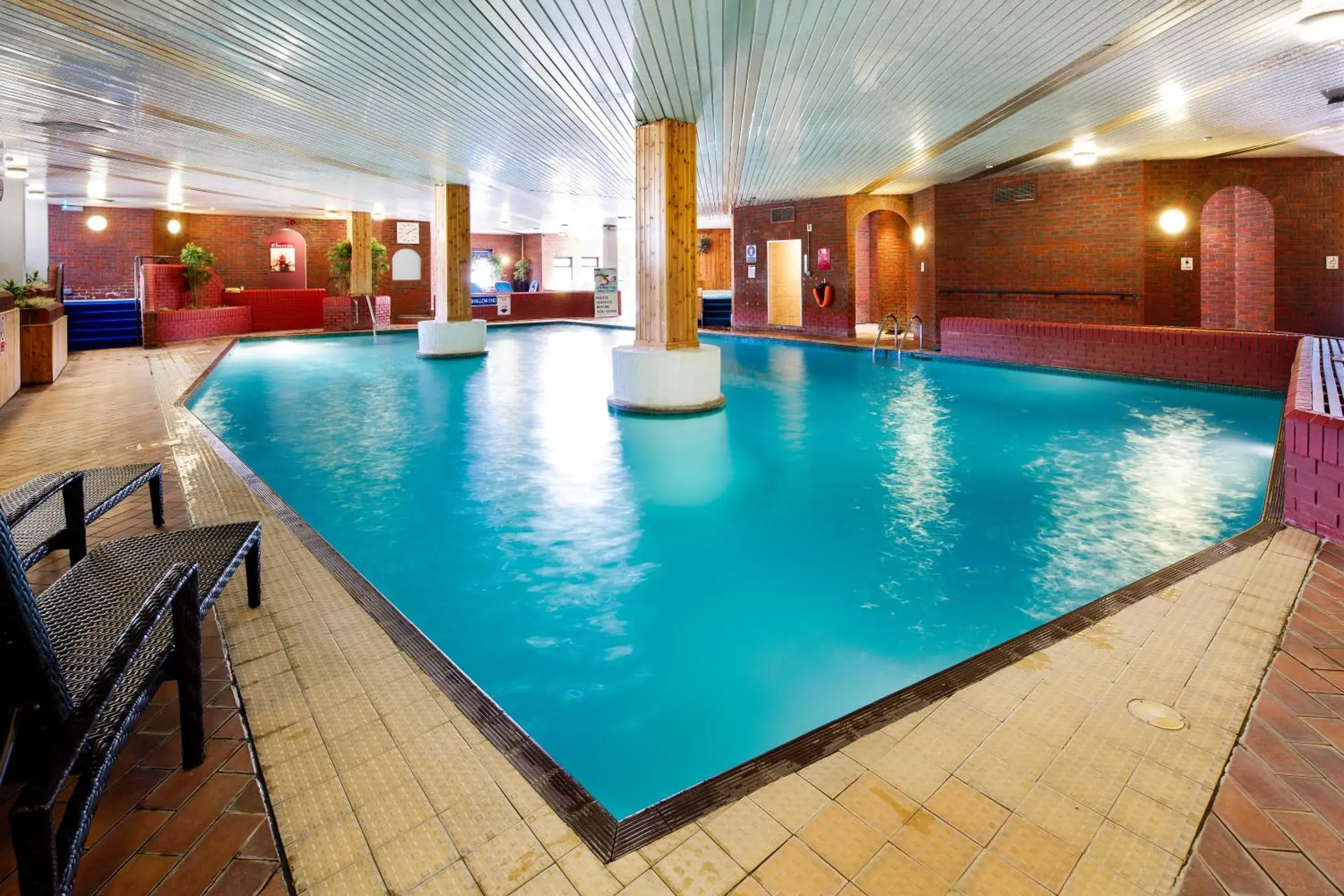 Swimming pool in Mercure Maidstone Great Danes Hotel Swimming pool in Mercure Maidstone Great Danes Hotel