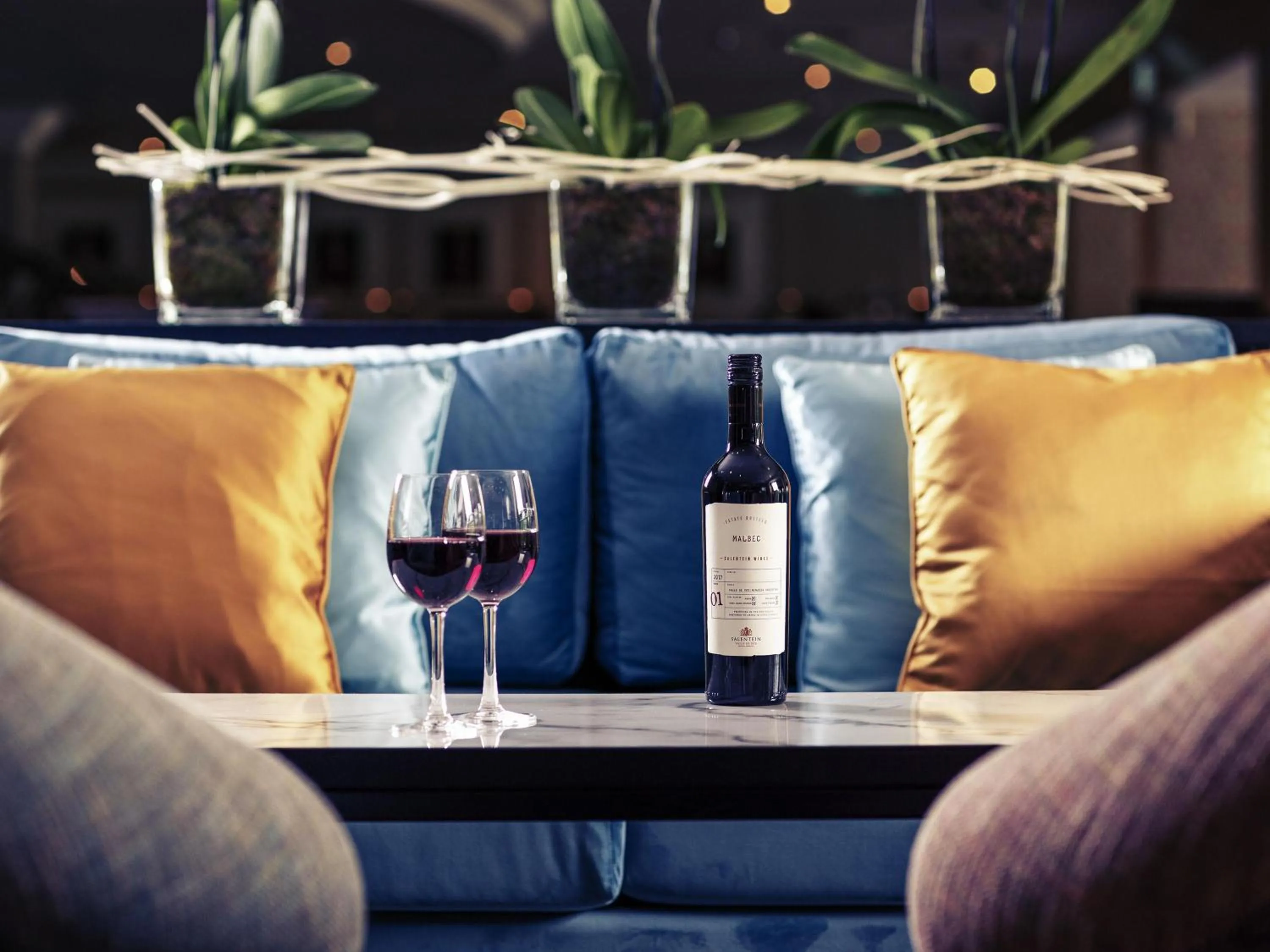 Lounge or bar in Mercure Maidstone Great Danes Hotel