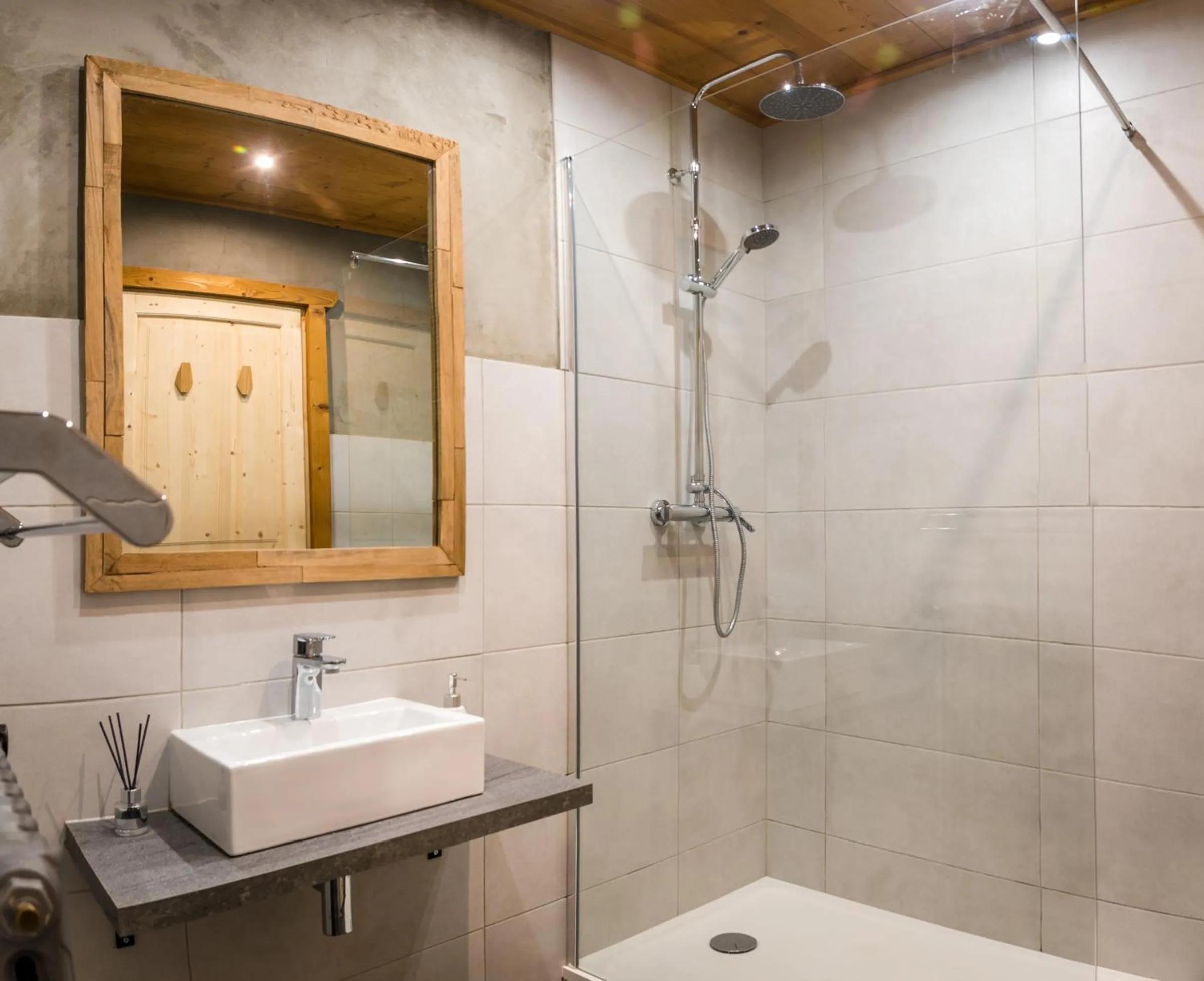 Shower in Nant Morzine