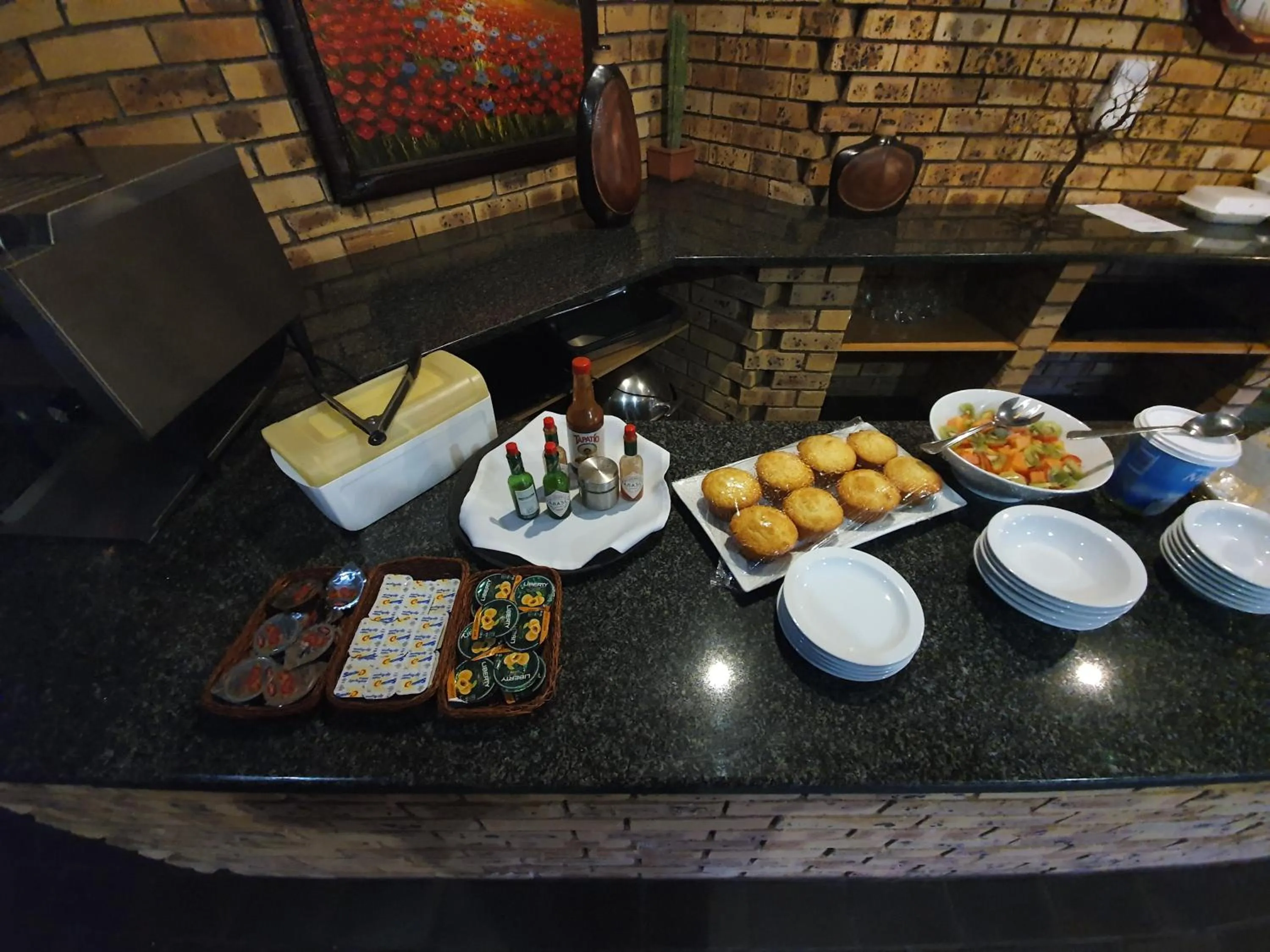 Buffet breakfast in Leach Lodge