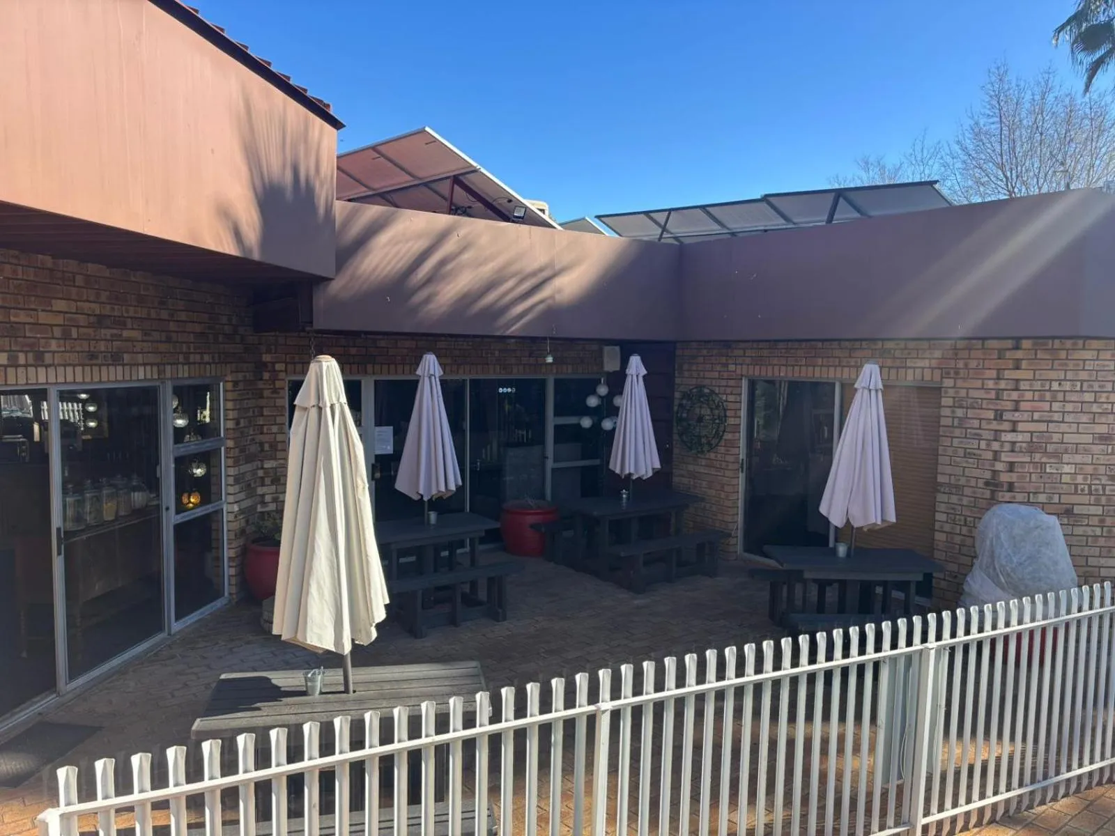 Restaurant/places to eat in Leach Lodge