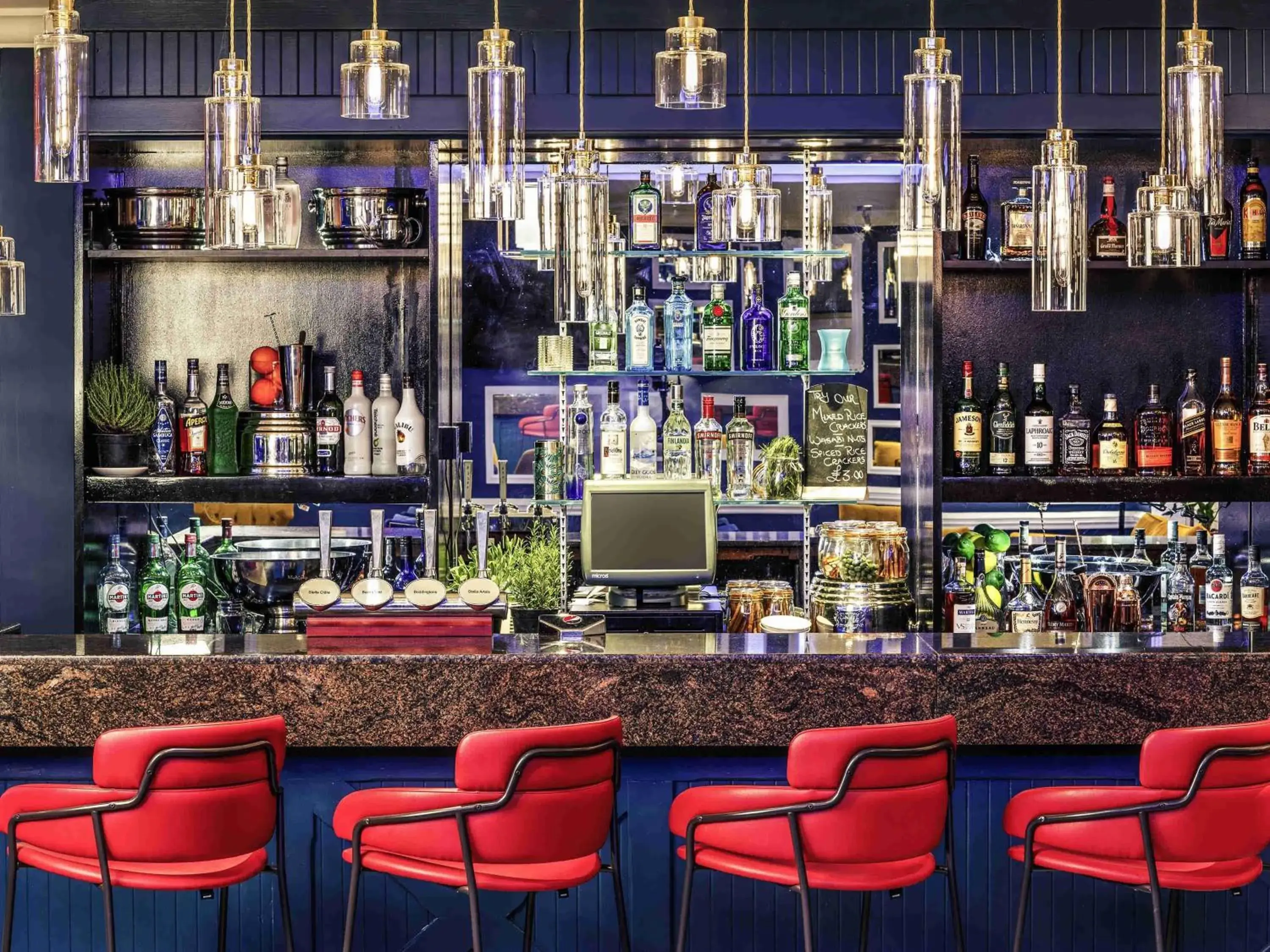 Lounge or bar in Mercure Swansea Hotel Lounge or bar in Mercure Swansea Hotel