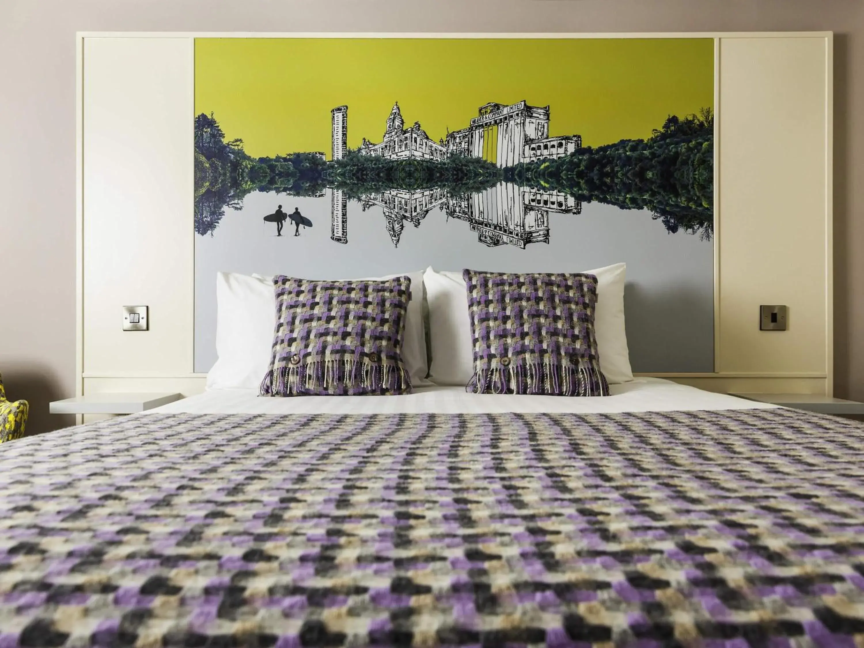 Bedroom, Bed in Mercure Swansea Hotel Bedroom, Bed in Mercure Swansea Hotel