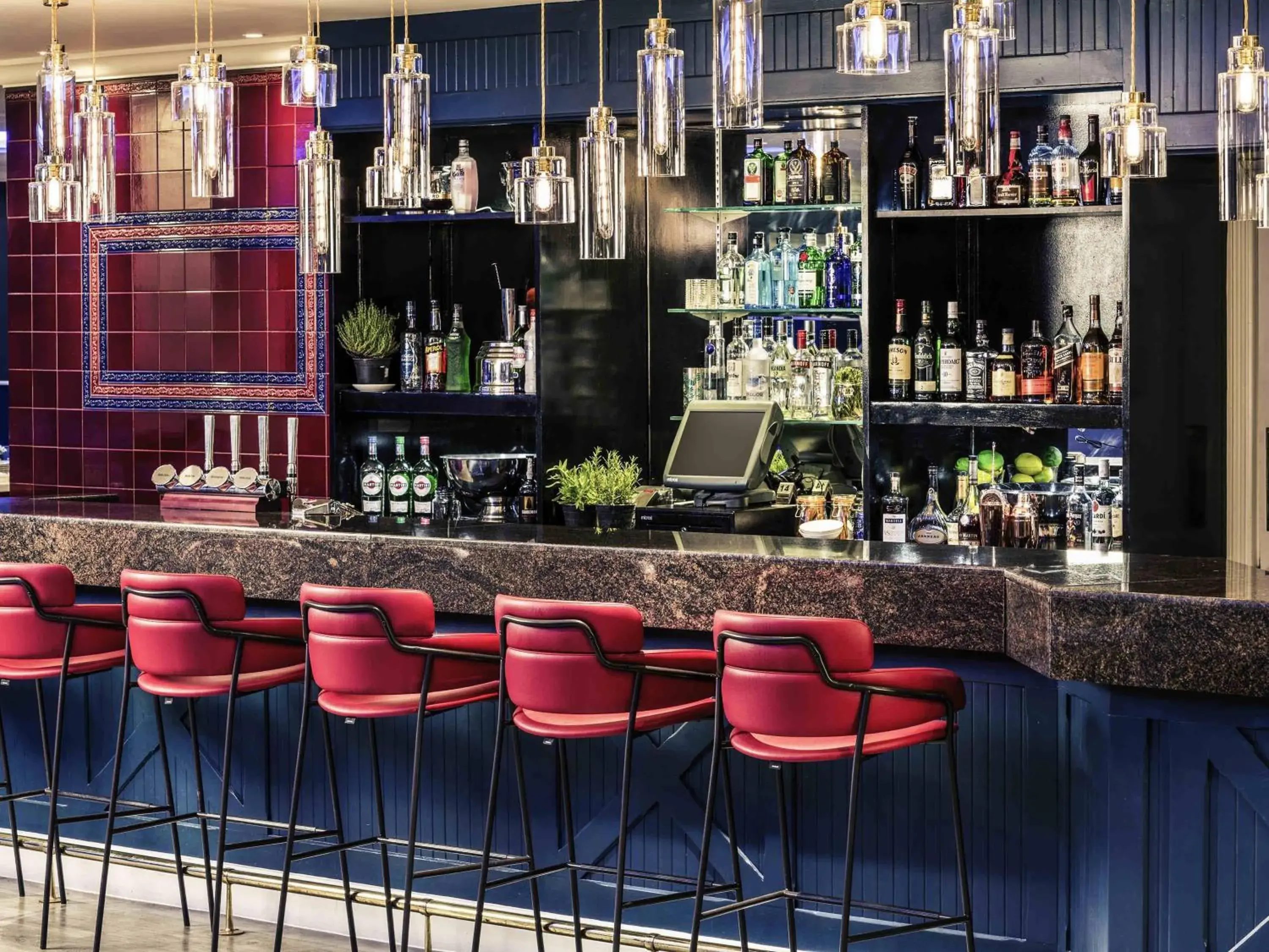 Lounge or bar in Mercure Swansea Hotel Lounge or bar in Mercure Swansea Hotel