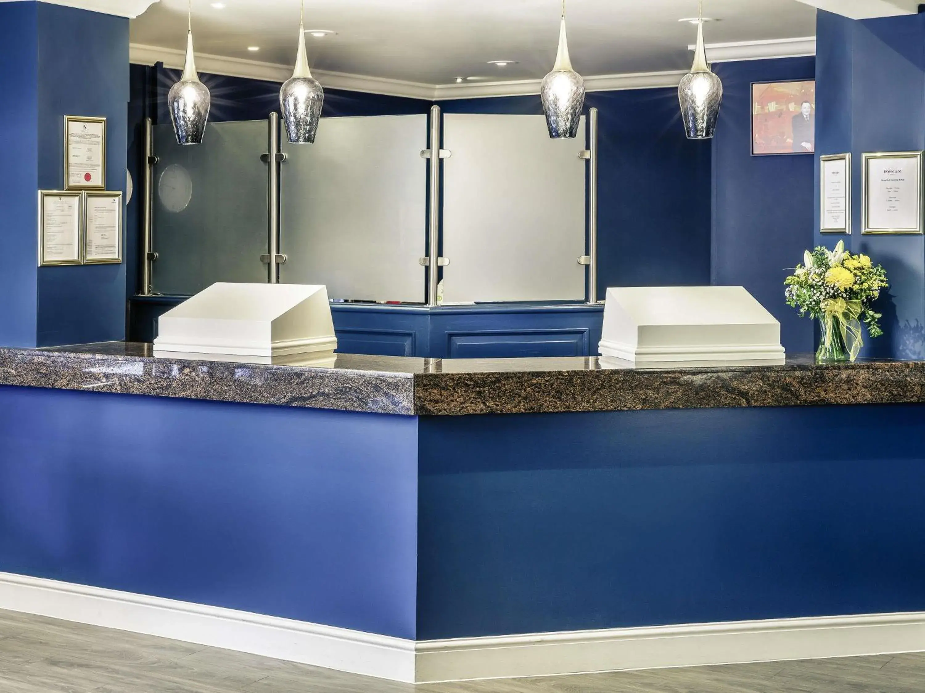 Property building in Mercure Swansea Hotel Property building in Mercure Swansea Hotel