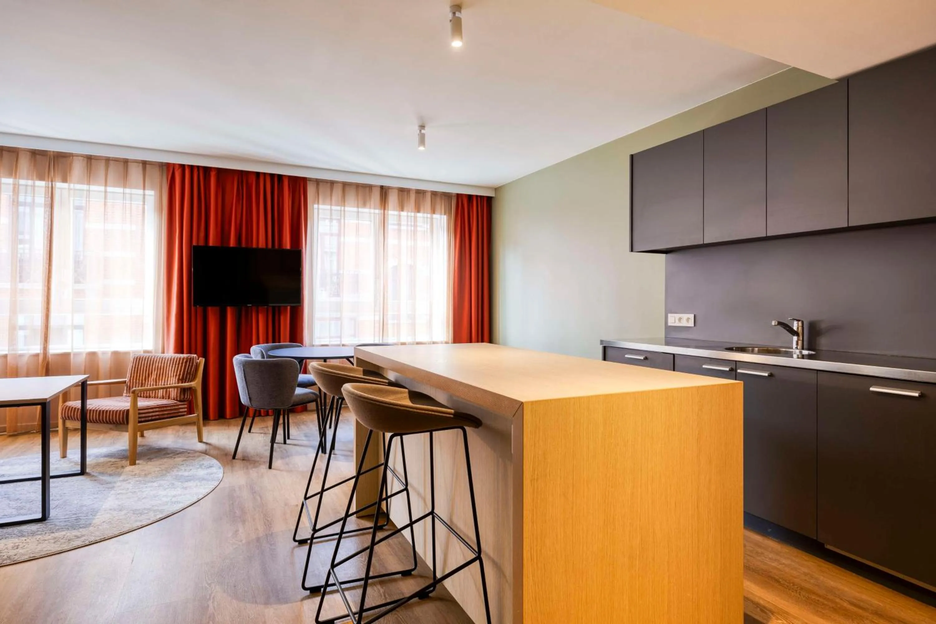 Kitchen or kitchenette in Hilton Garden Inn Brussels City Centre