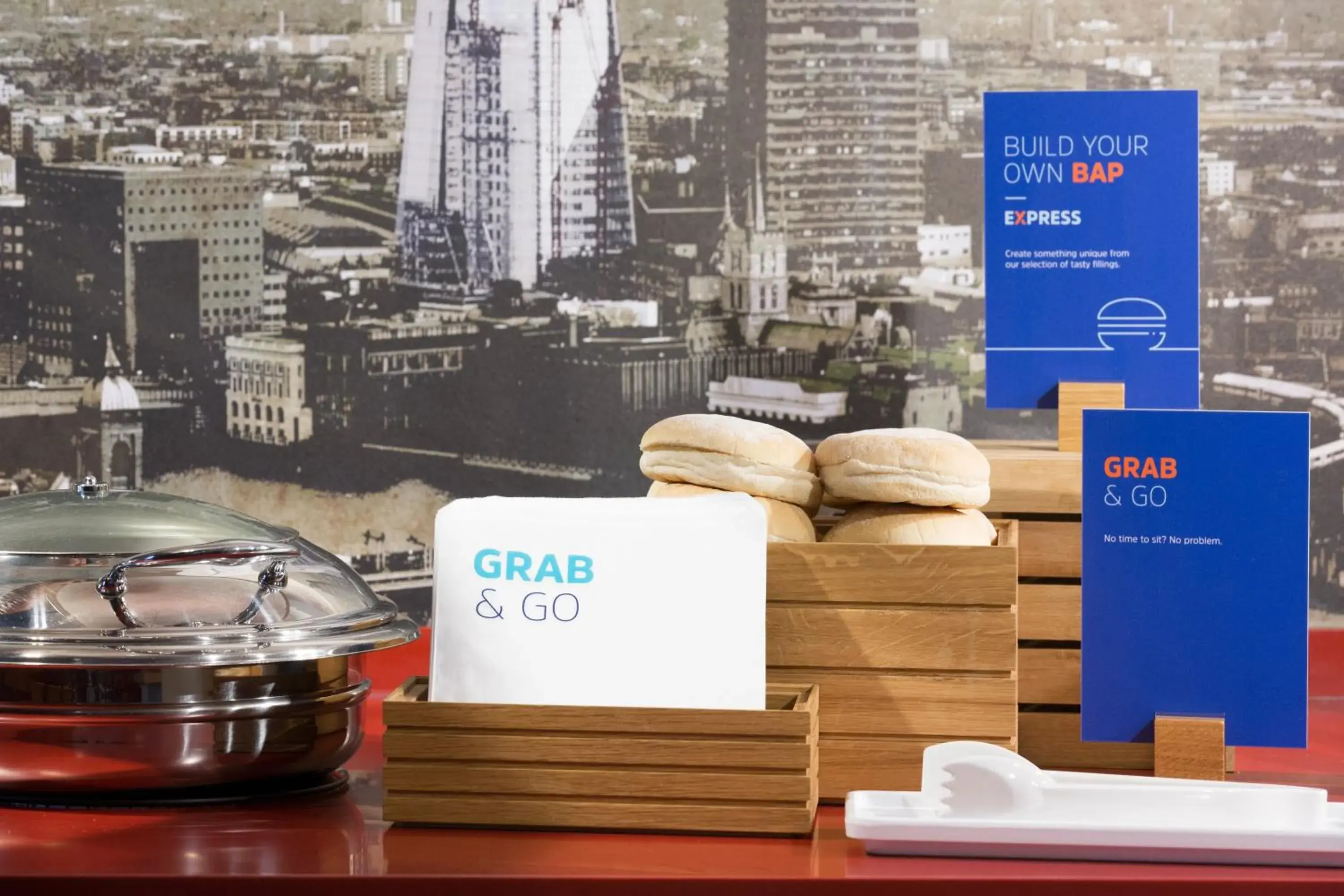 Breakfast in Holiday Inn Express Southwark by IHG Breakfast in Holiday Inn Express Southwark by IHG