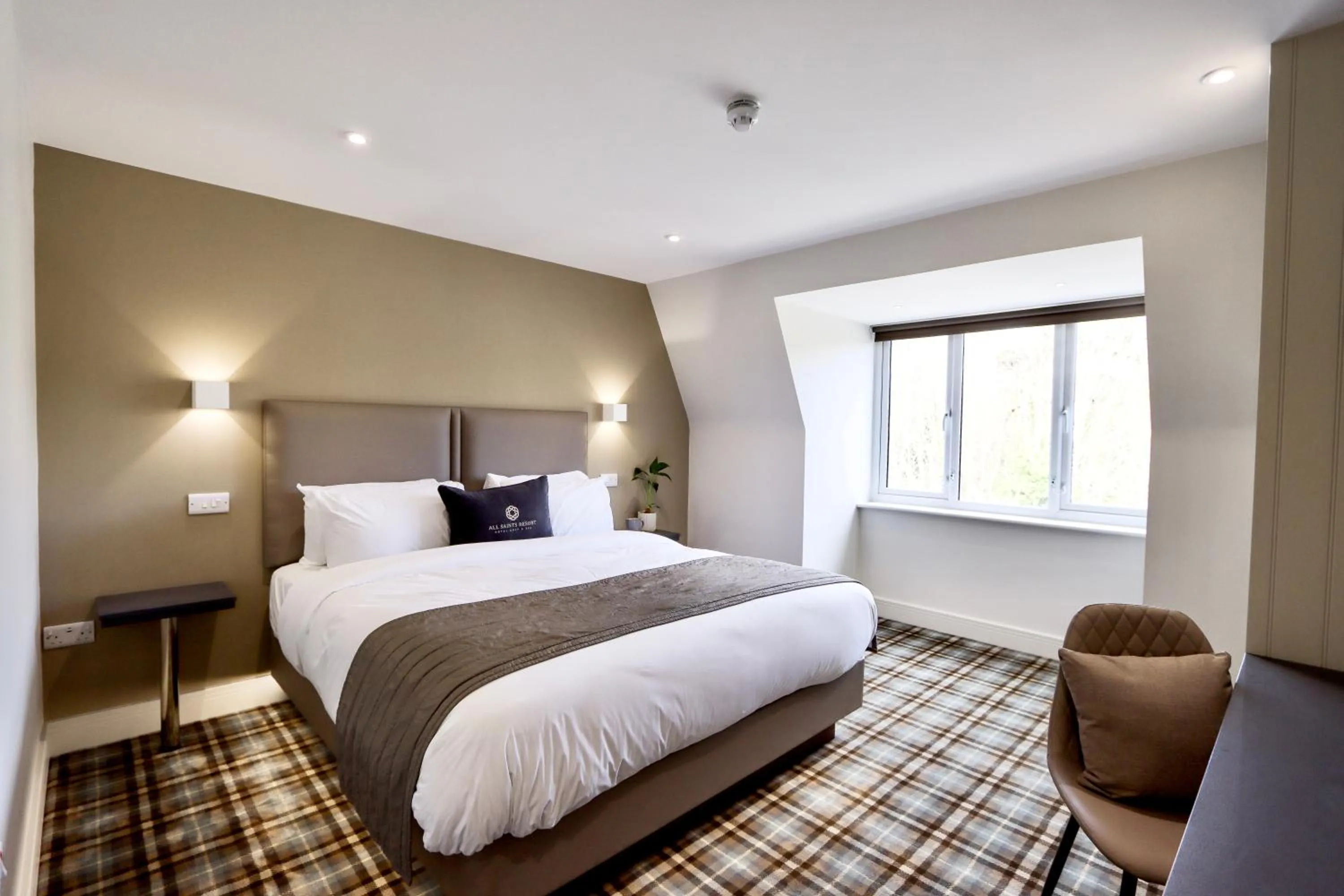 Property building, Bed in All Saints Resort