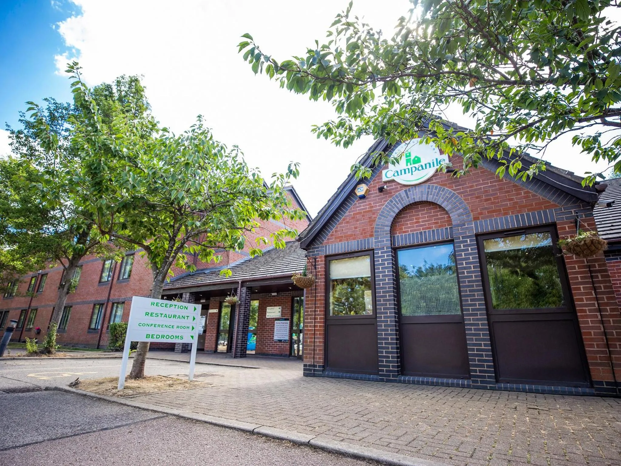 Property building in Campanile Milton Keynes - Fenny Stratford