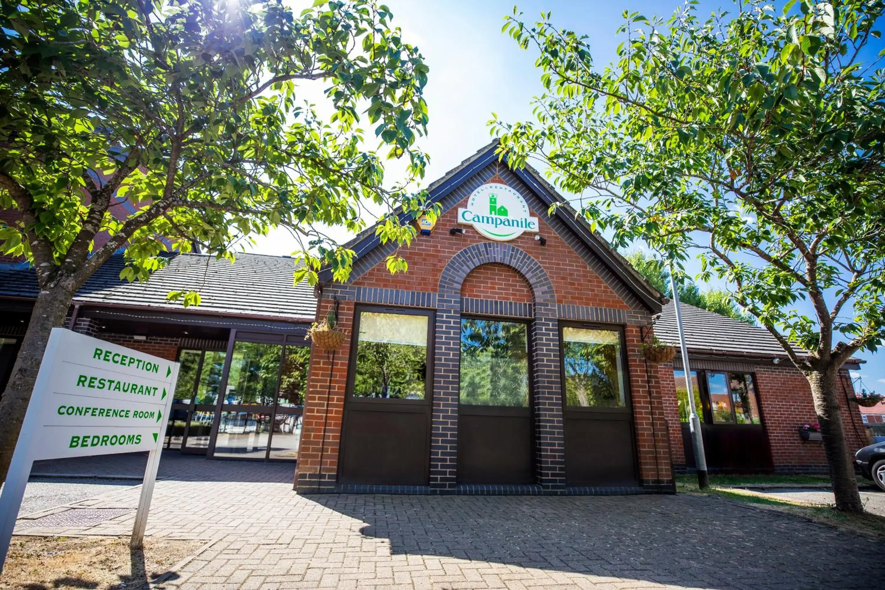 Property building in Campanile Milton Keynes - Fenny Stratford Property building in Campanile Milton Keynes - Fenny Stratford