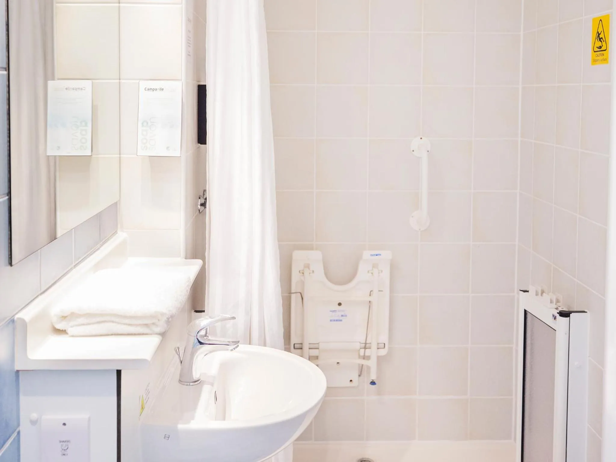 Bathroom in Campanile Milton Keynes - Fenny Stratford