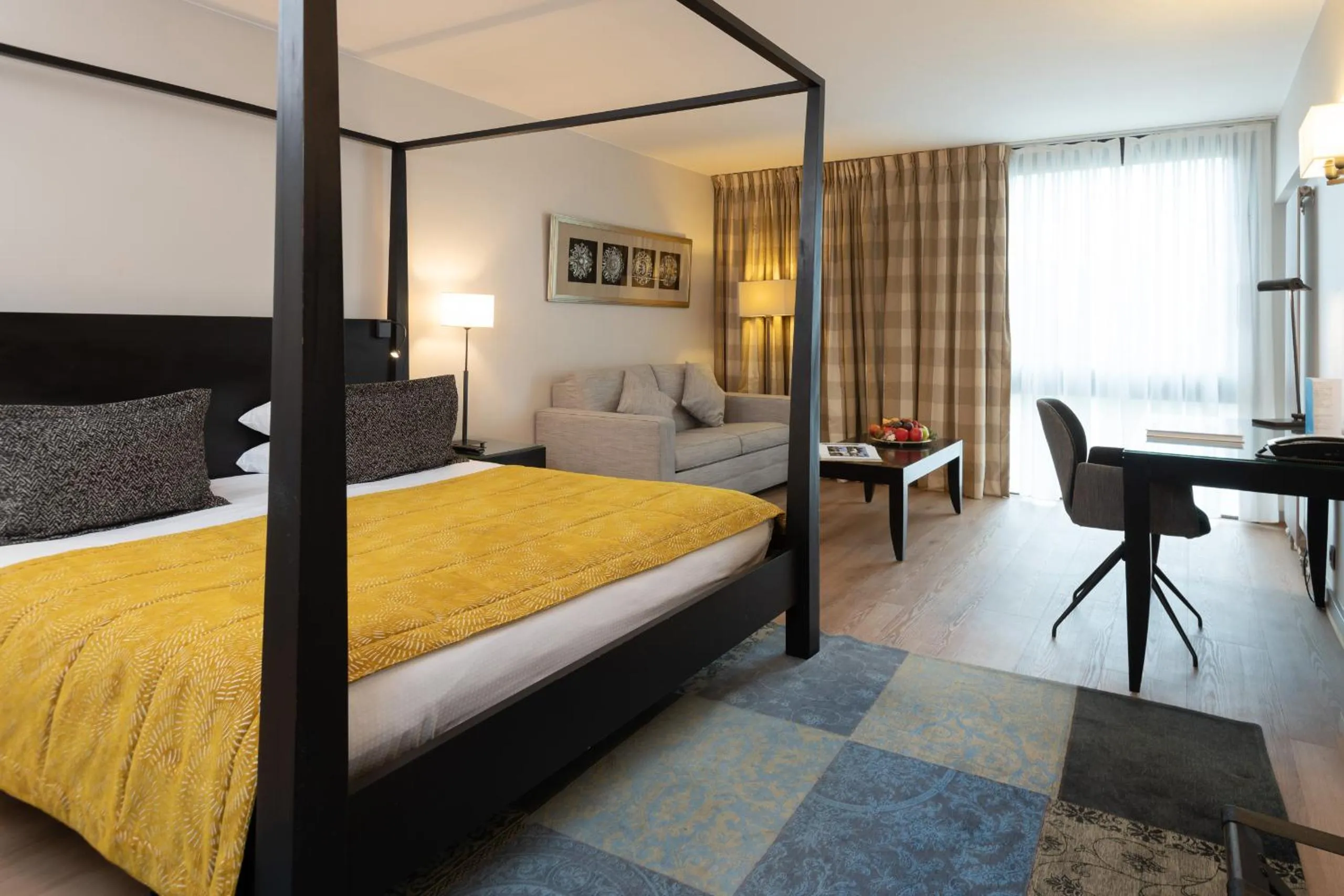 Bed in Martin's Château Du Lac