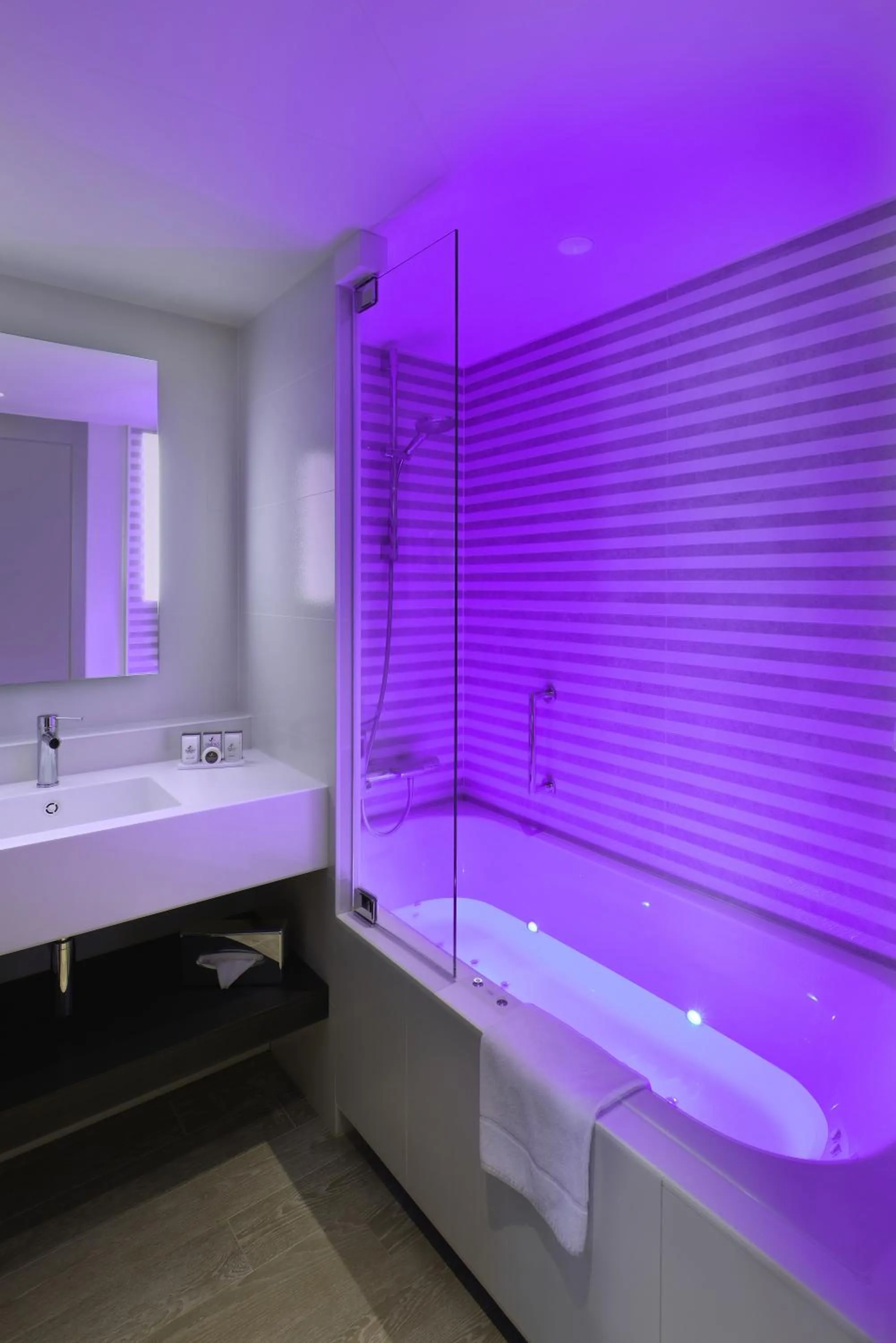 Hot Tub in Martin's Château Du Lac