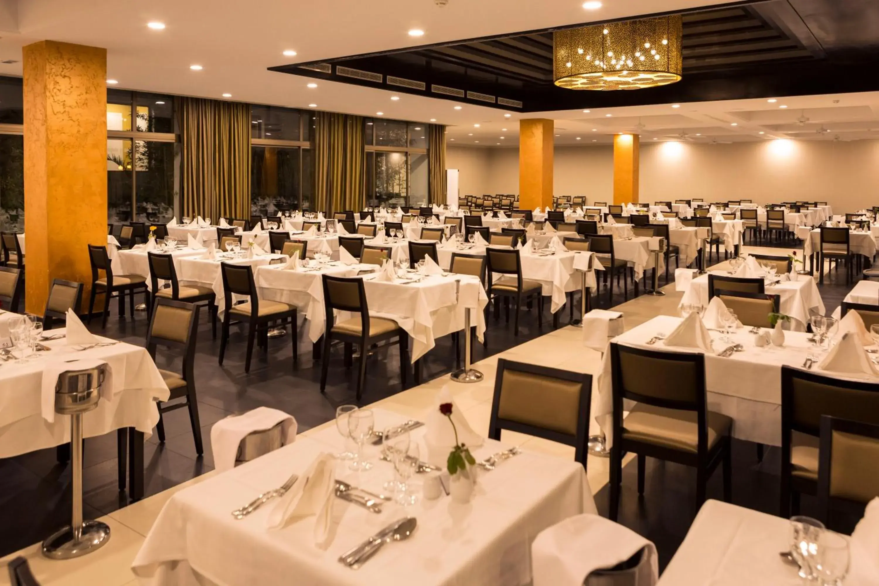 Restaurant/places to eat in Concorde Green Park Palace Restaurant/places to eat in Concorde Green Park Palace