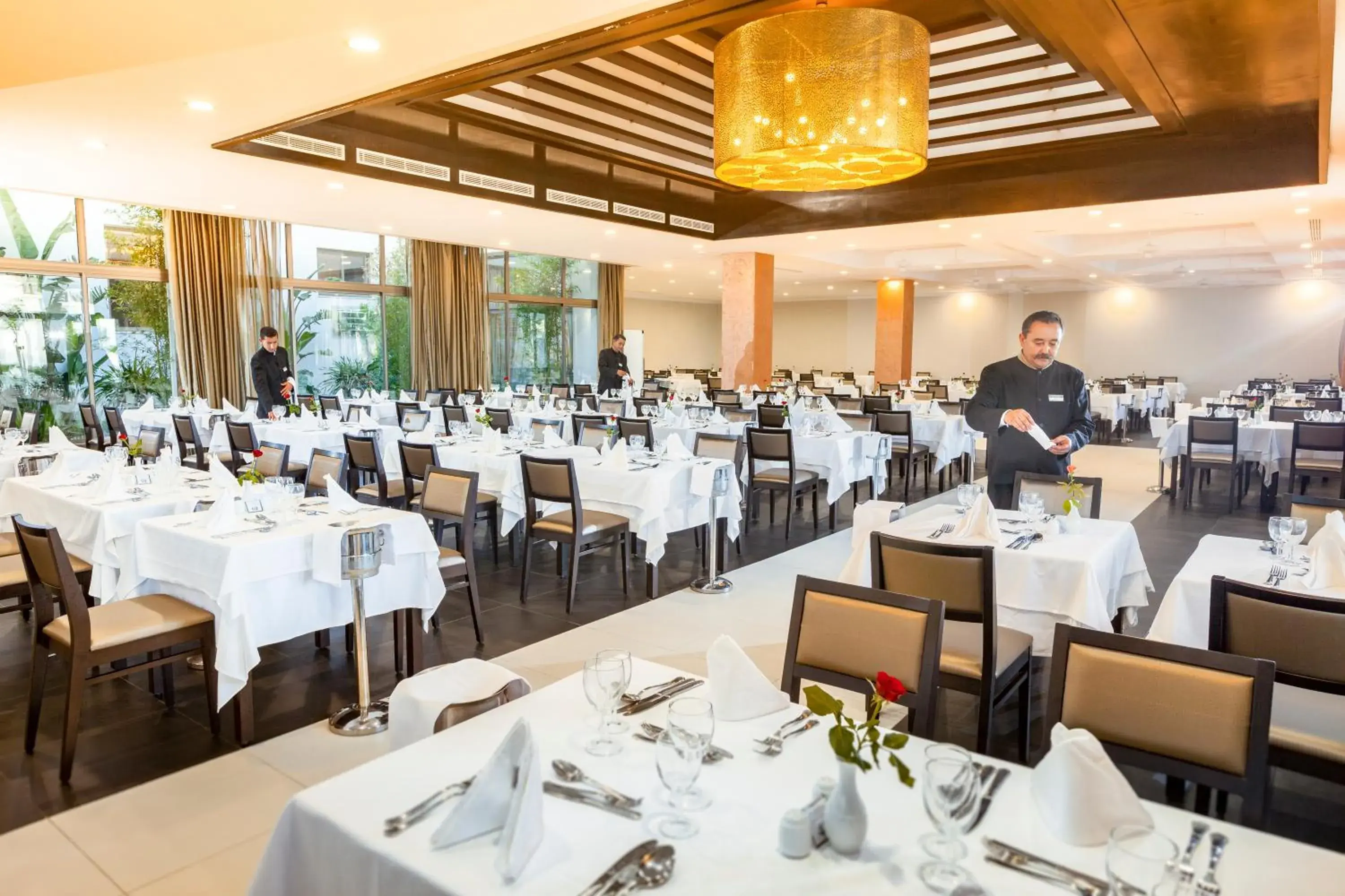 Restaurant/places to eat in Concorde Green Park Palace Restaurant/places to eat in Concorde Green Park Palace