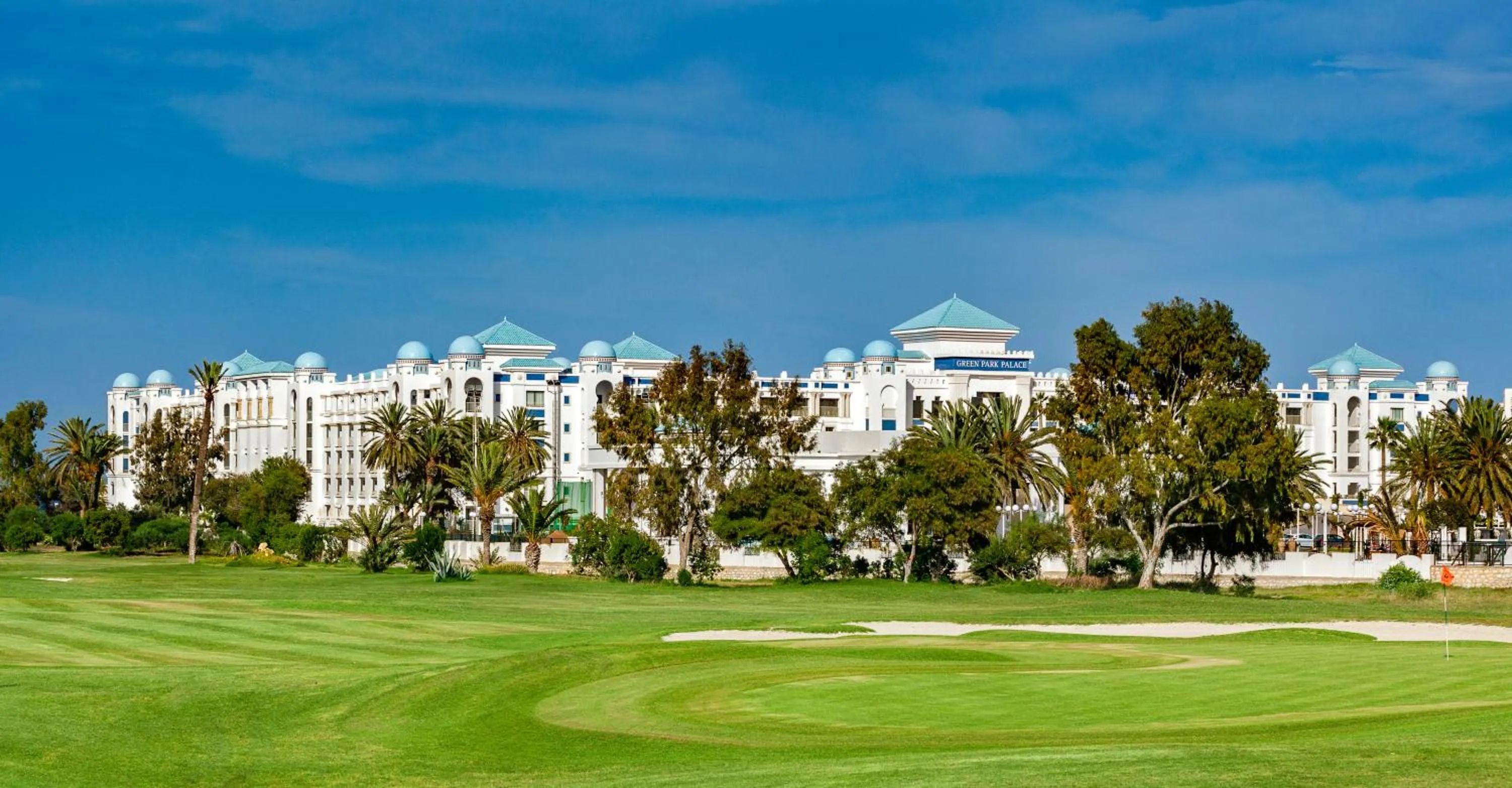 Garden in Concorde Green Park Palace
