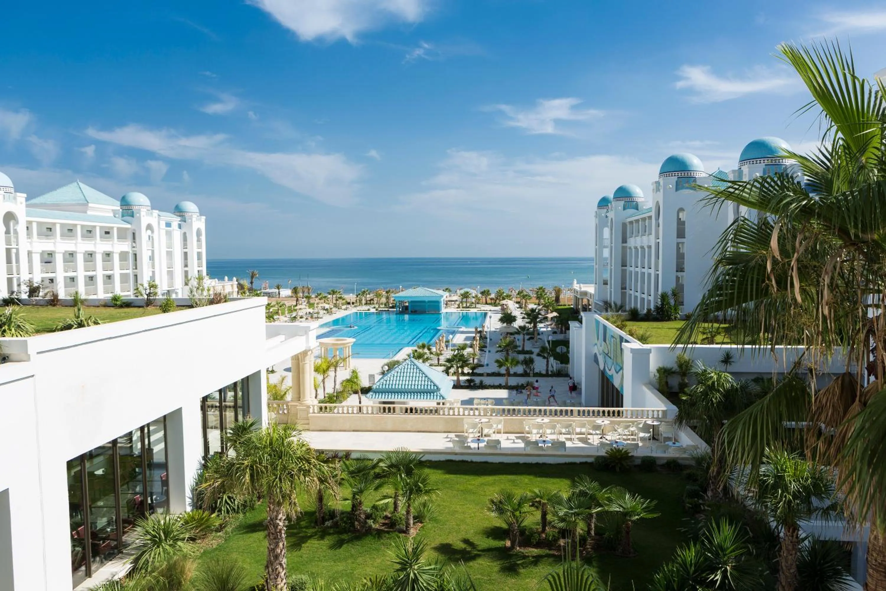 Swimming pool in Concorde Green Park Palace