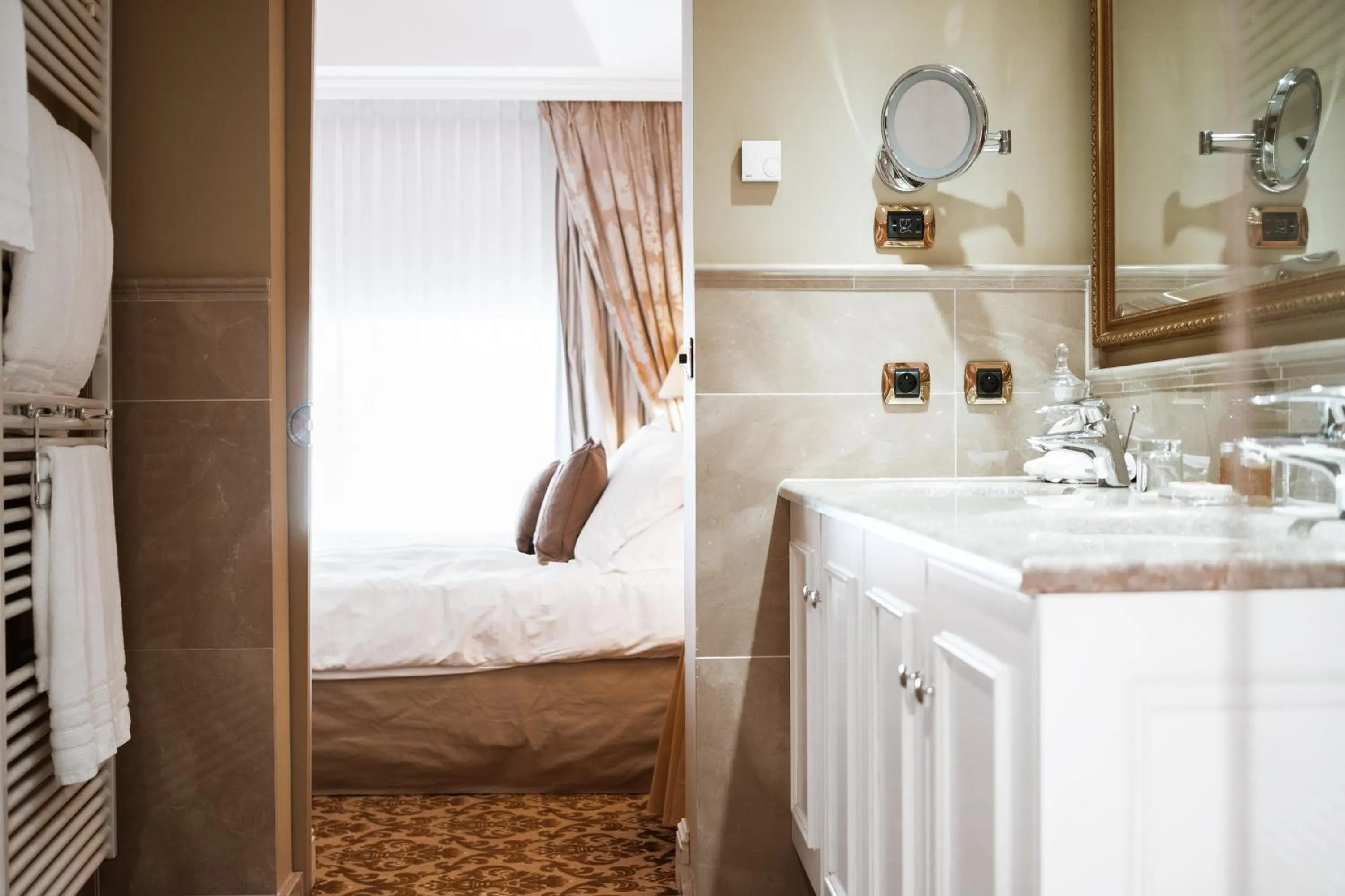 Bed in Relais & Châteaux Hotel Heritage