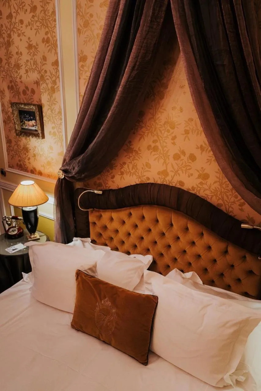 Bed in Relais & Châteaux Hotel Heritage