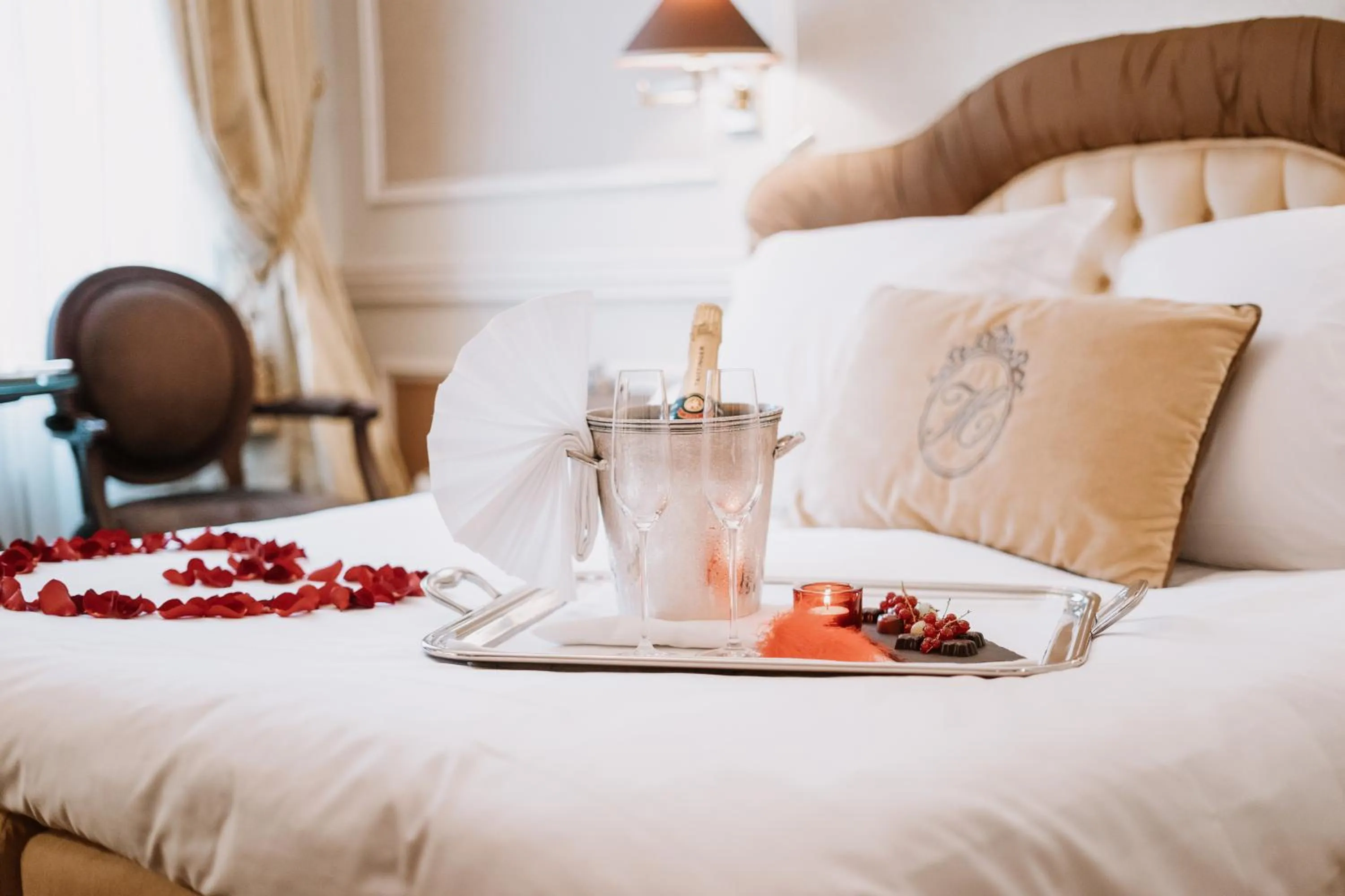 Bed in Relais & Châteaux Hotel Heritage