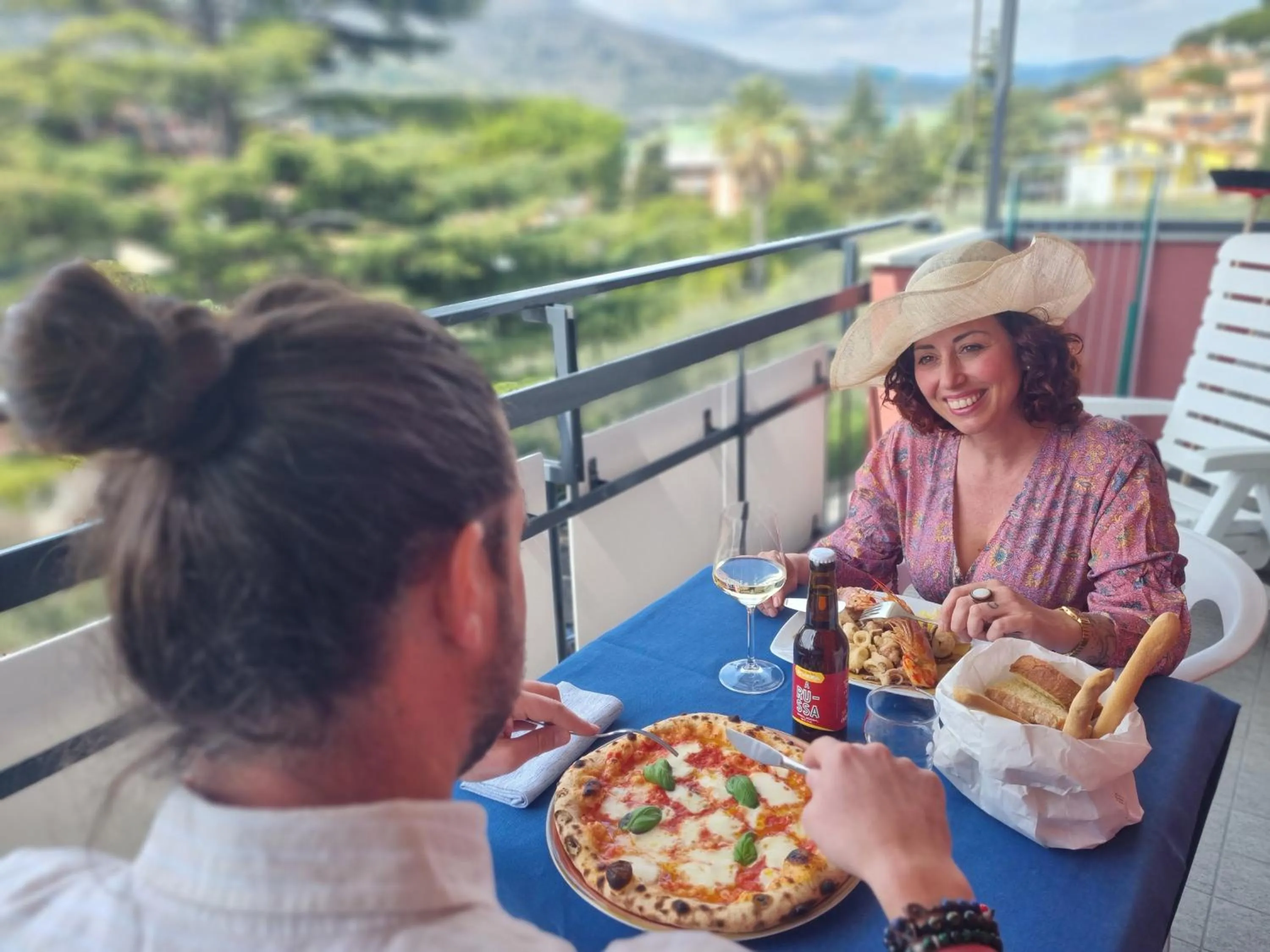 Restaurant/places to eat in Residence La Palma