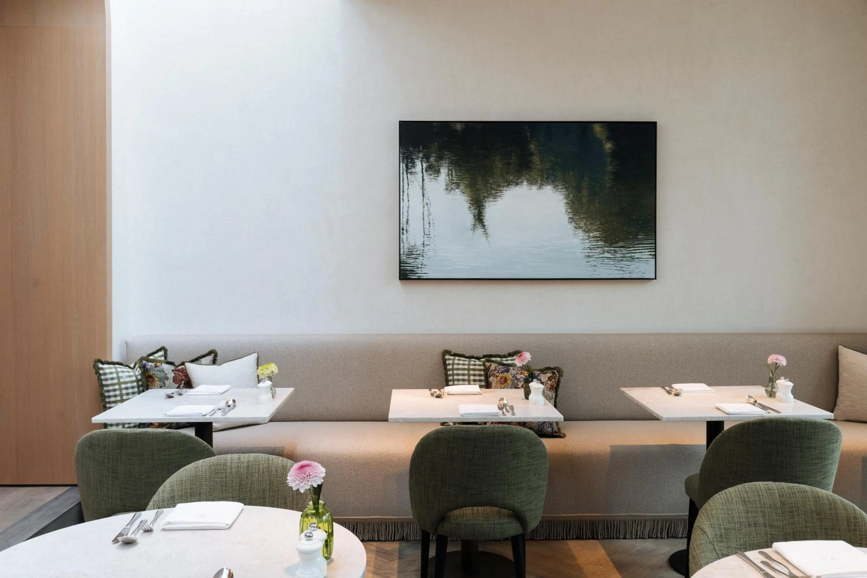 Breakfast in De Tuilerieën - Small Luxury Hotels of the World