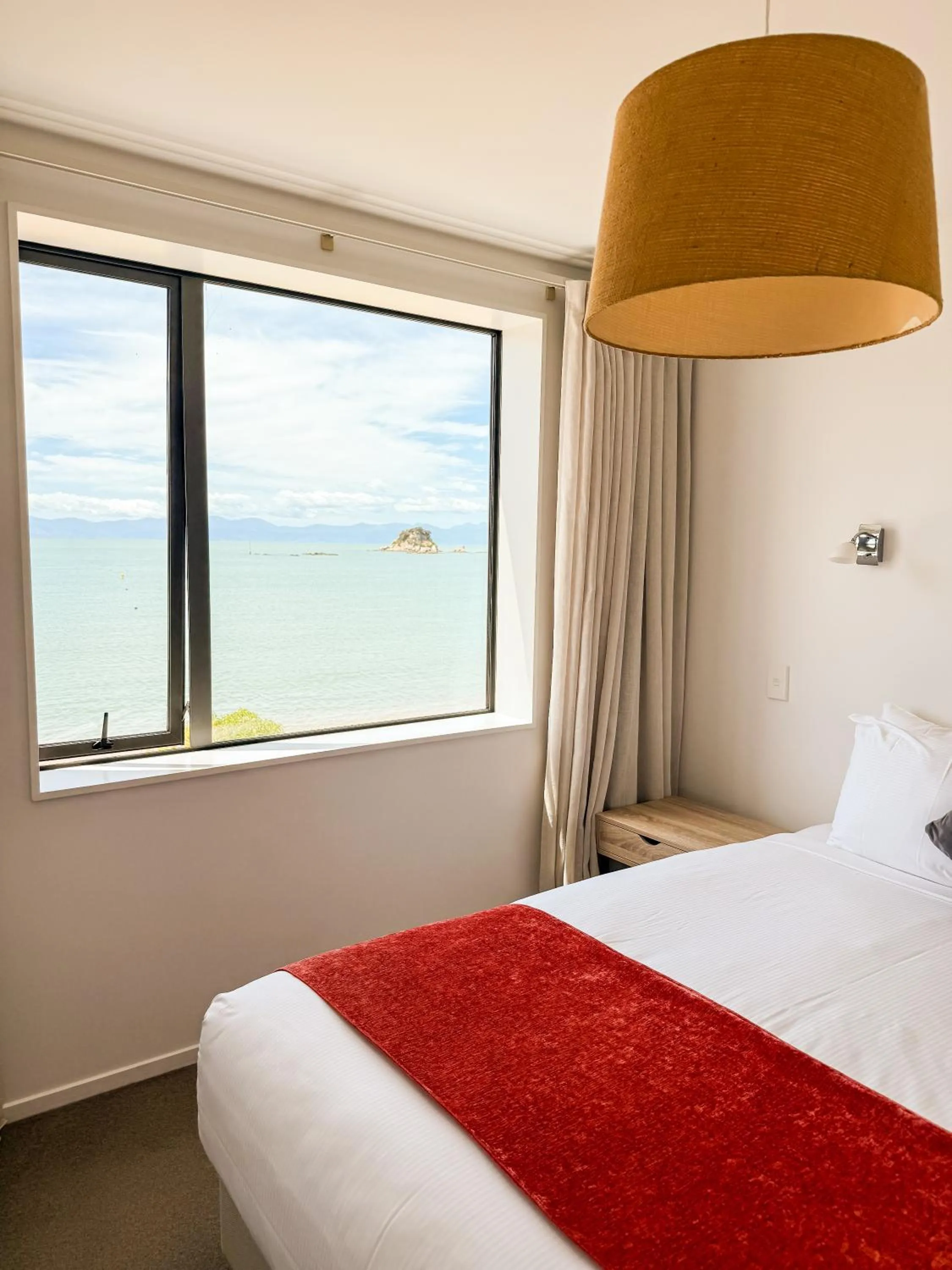 Bed in Kaiteriteri Recreation Reserve Apartments