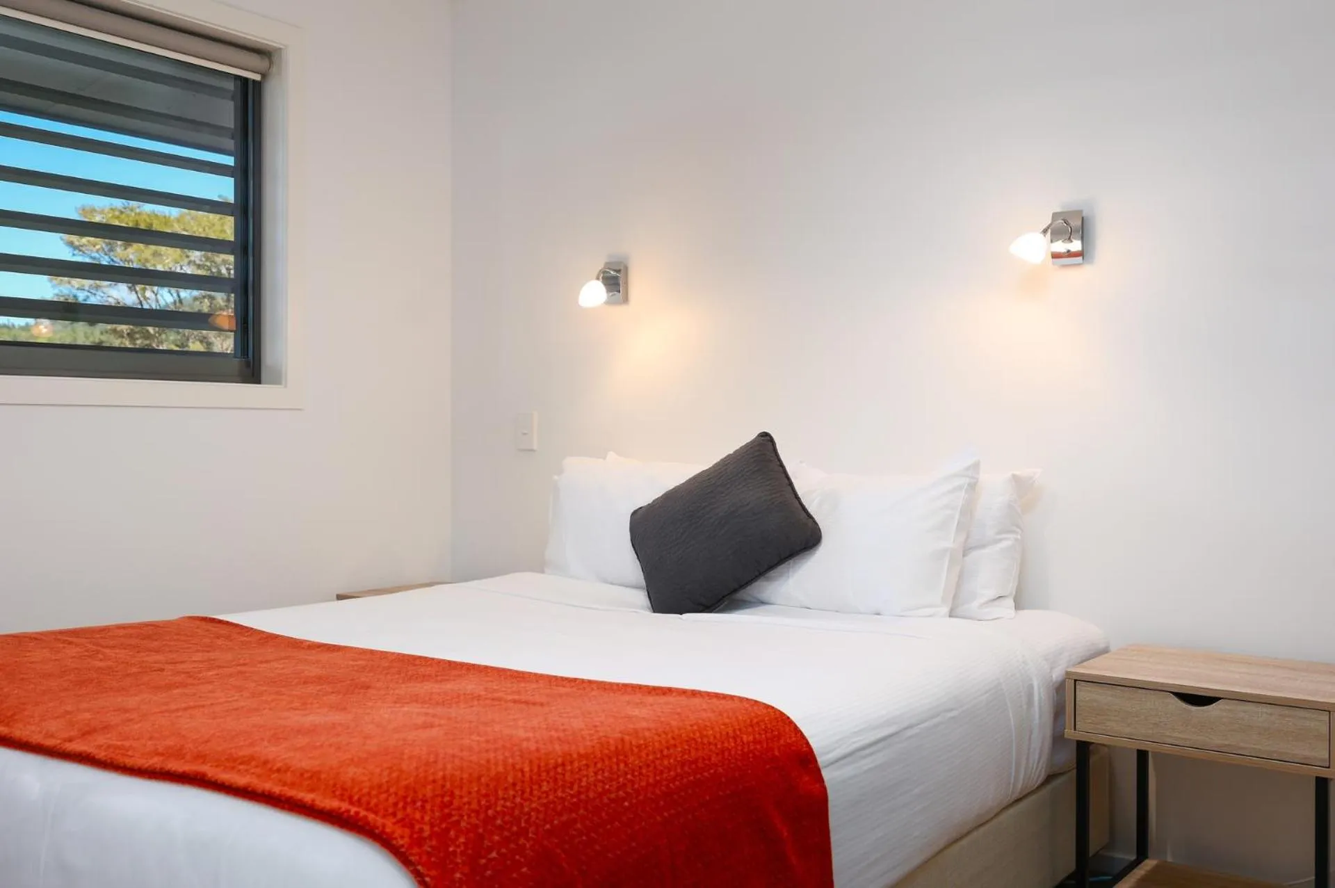 Bedroom, Bed in Kaiteriteri Recreation Reserve Apartments