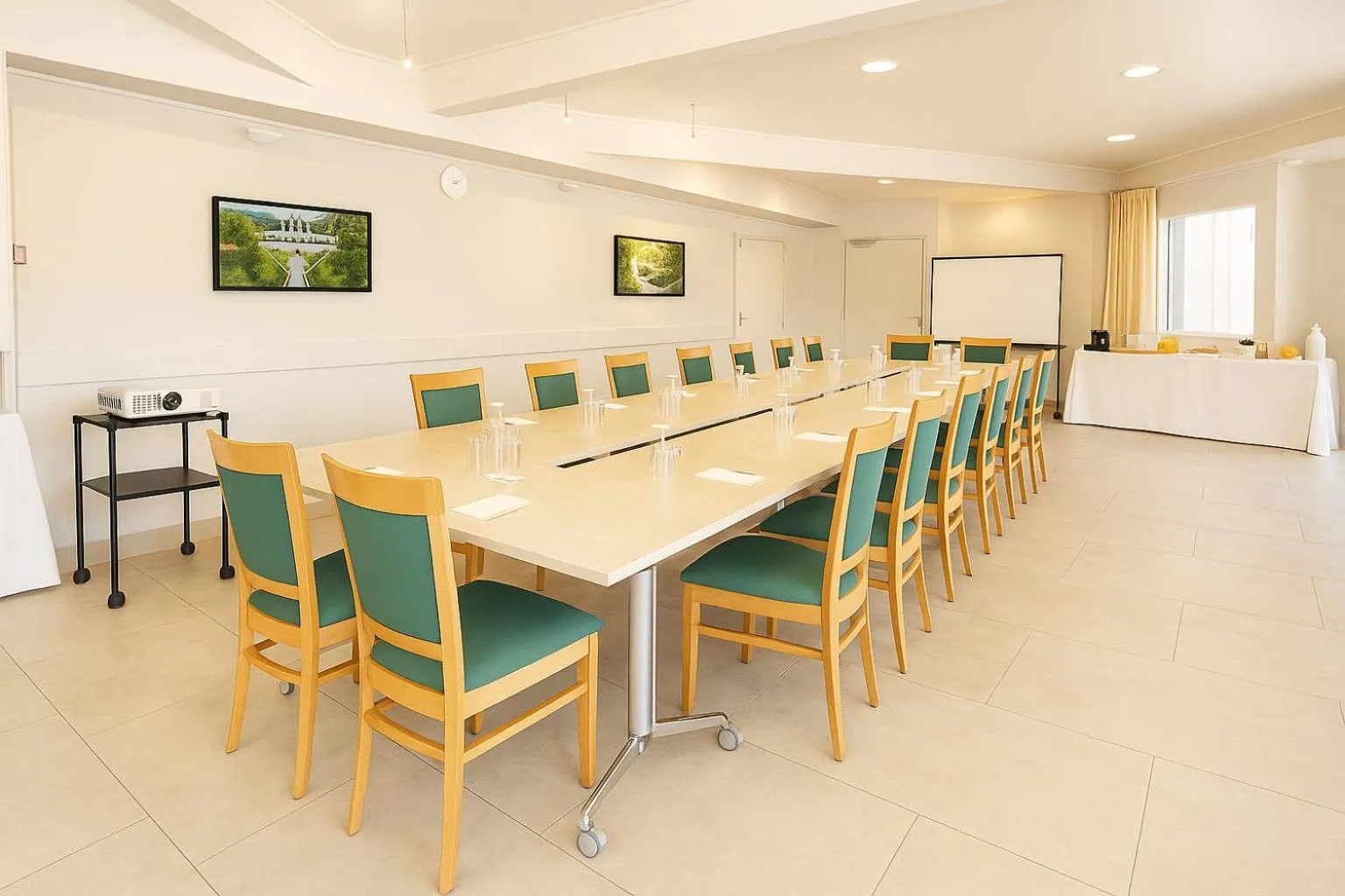 Meeting/conference room in Logis Hotel L'Embarcadère