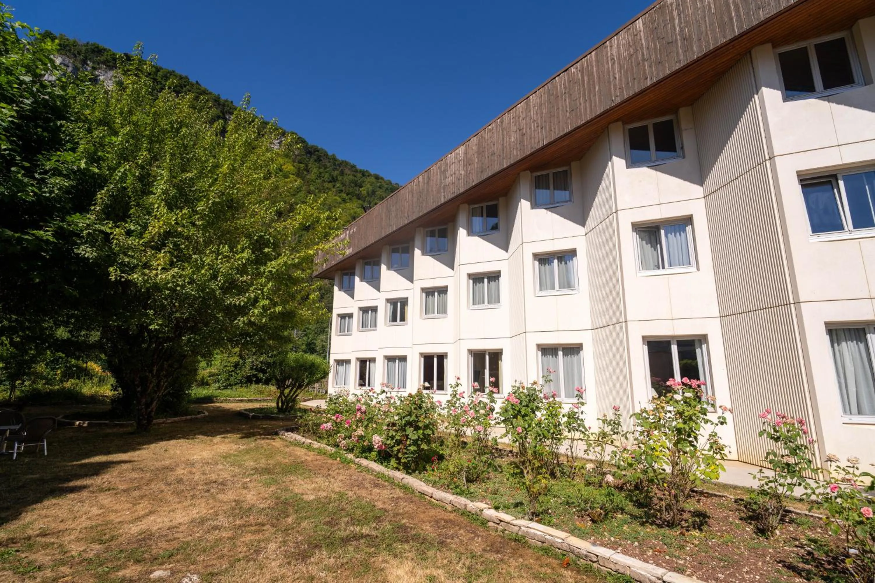 Property building in Logis Hotel L'Embarcadère