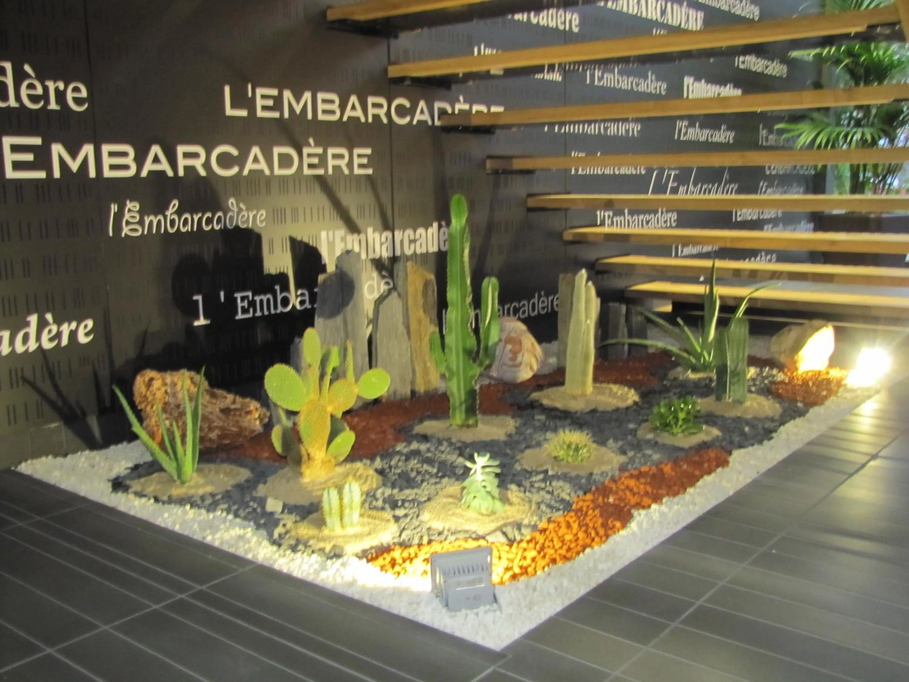 Decorative detail in Logis Hotel L'Embarcadère