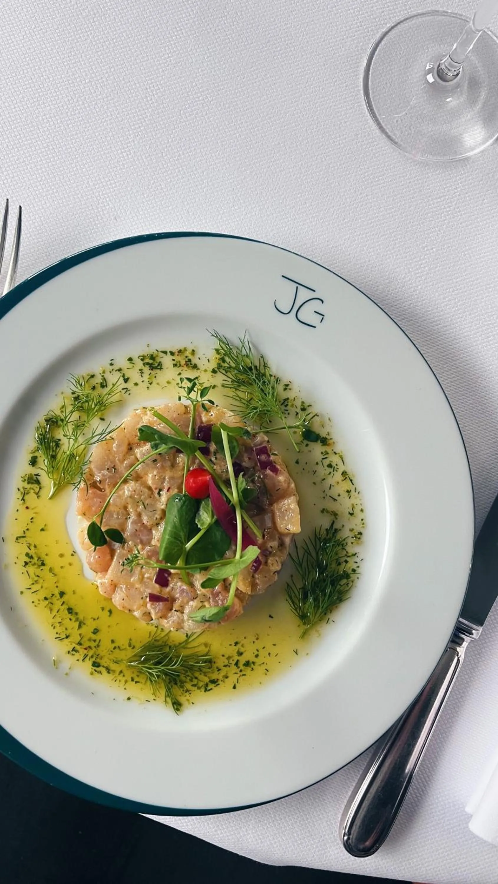 Meals in Logis Hotel L'Embarcadère