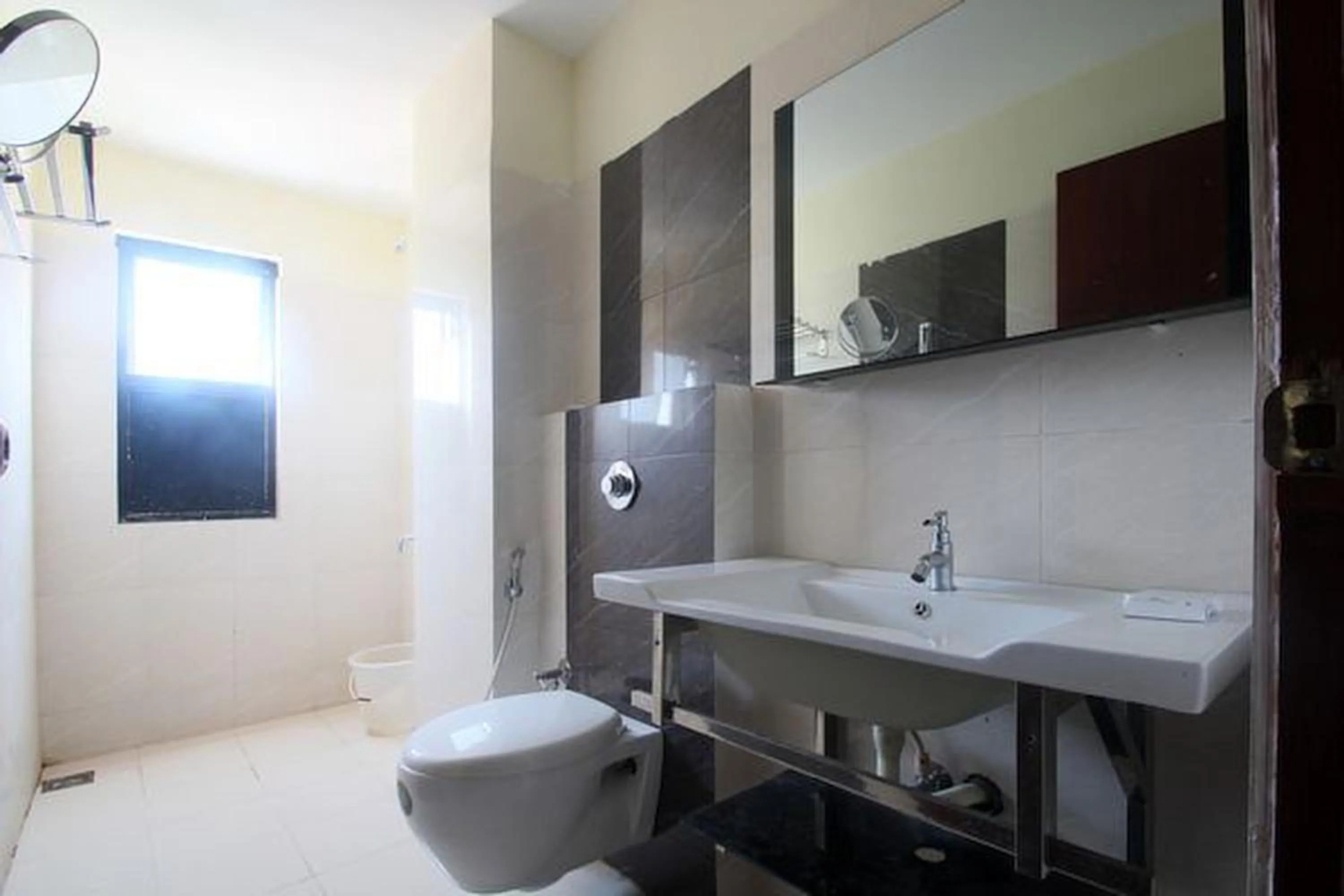 Bathroom in Green Park Residency