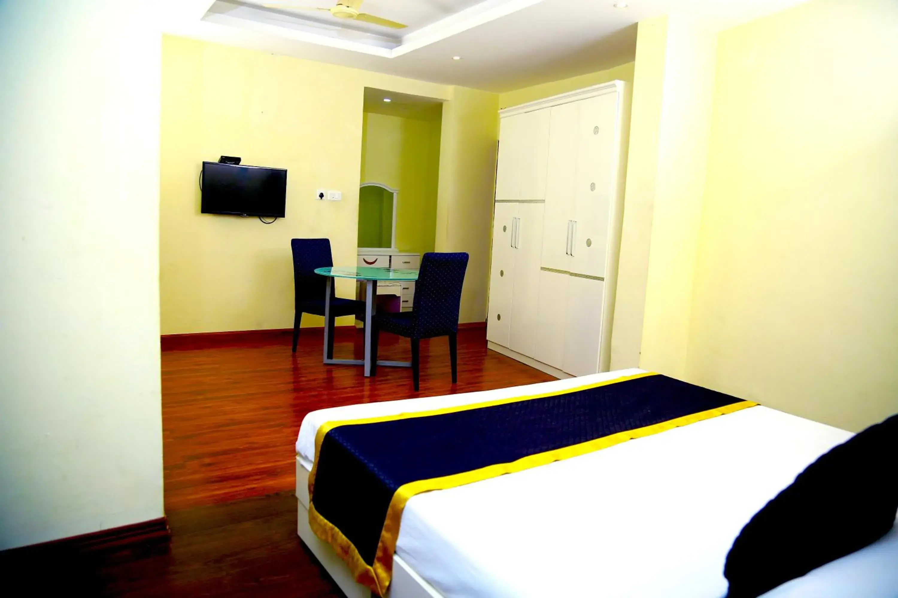 Bedroom, Bed in Green Park Residency Bedroom, Bed in Green Park Residency