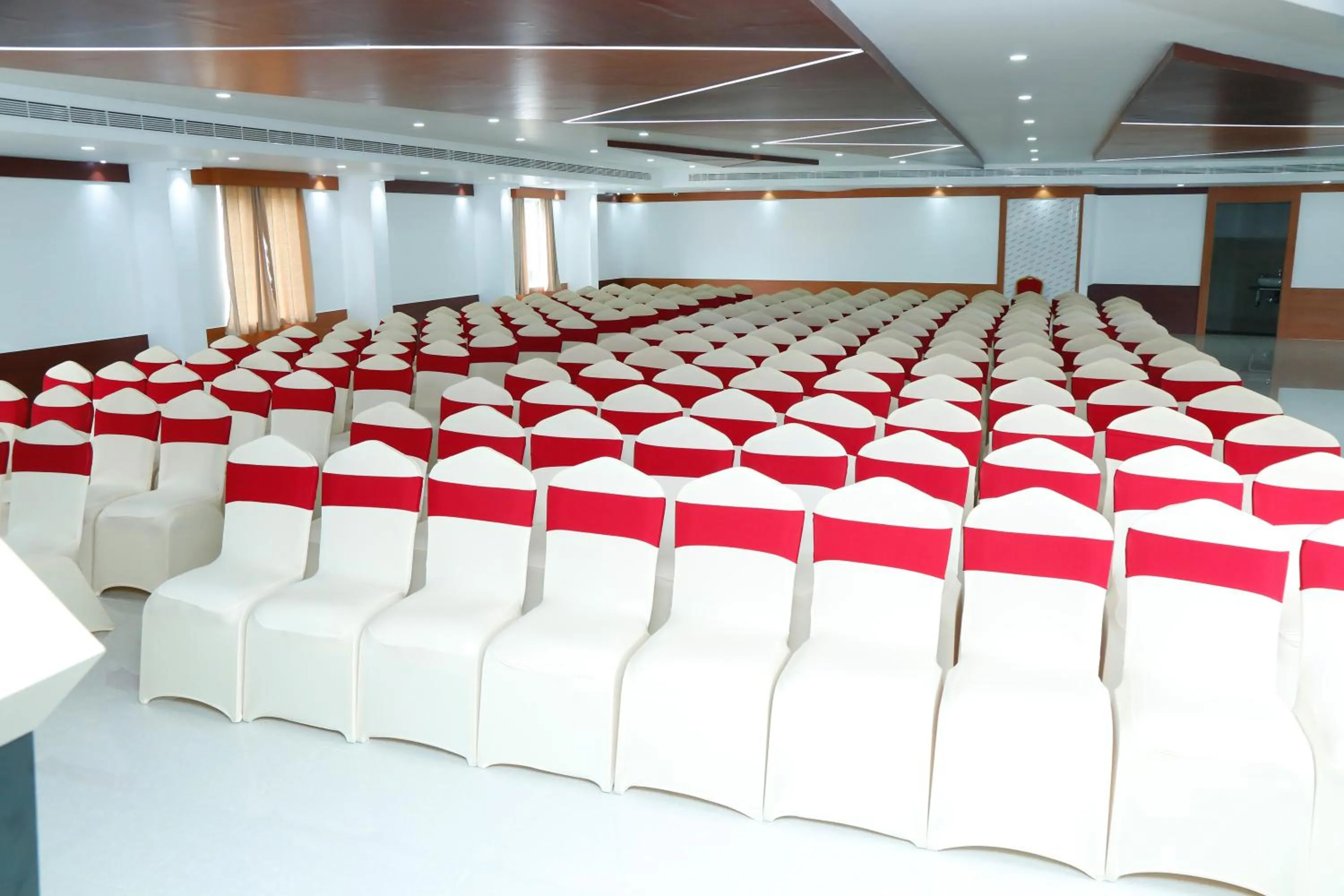 Restaurant/places to eat in Green Park Residency