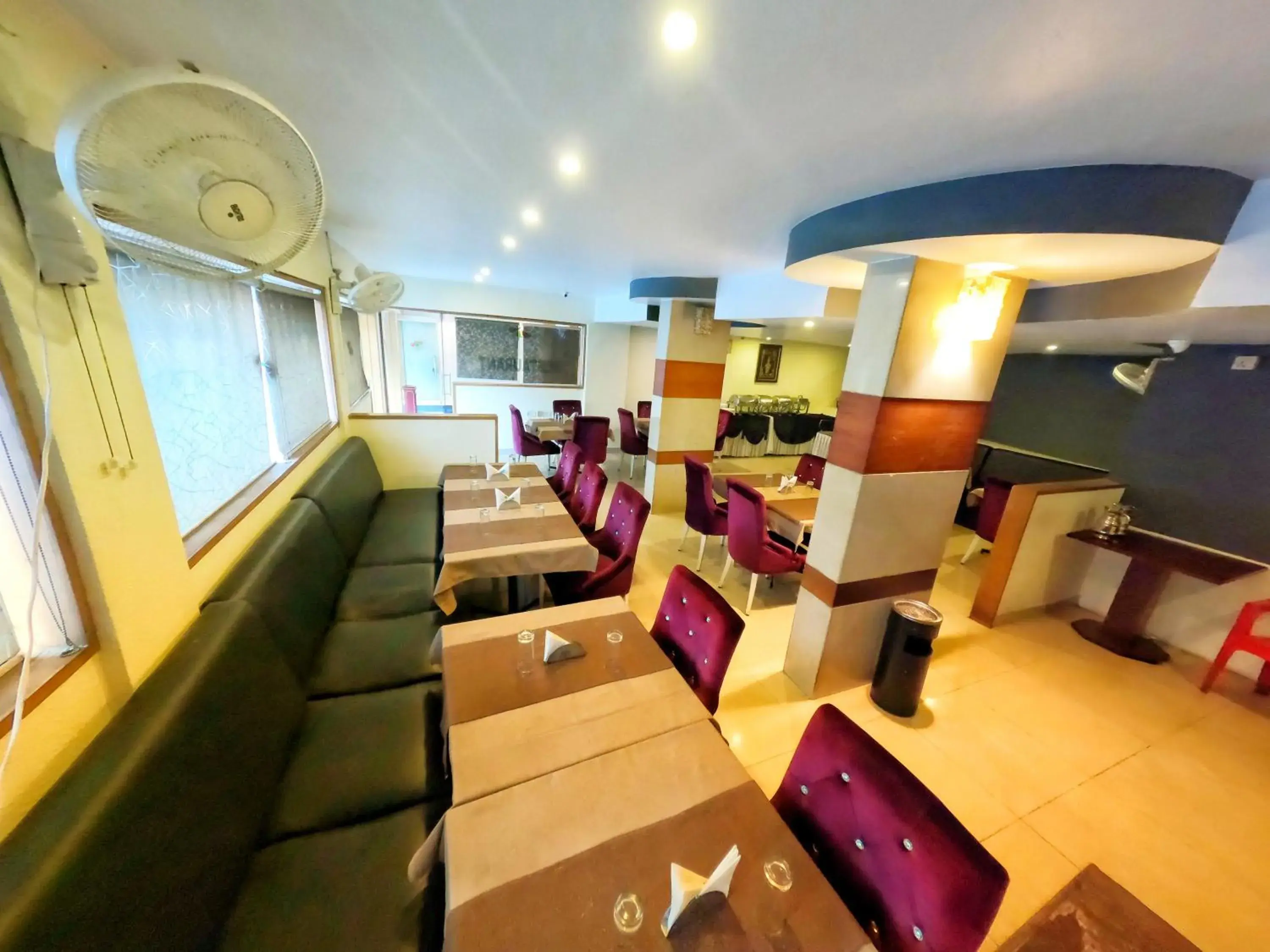 Restaurant/places to eat in Green Park Residency Restaurant/places to eat in Green Park Residency