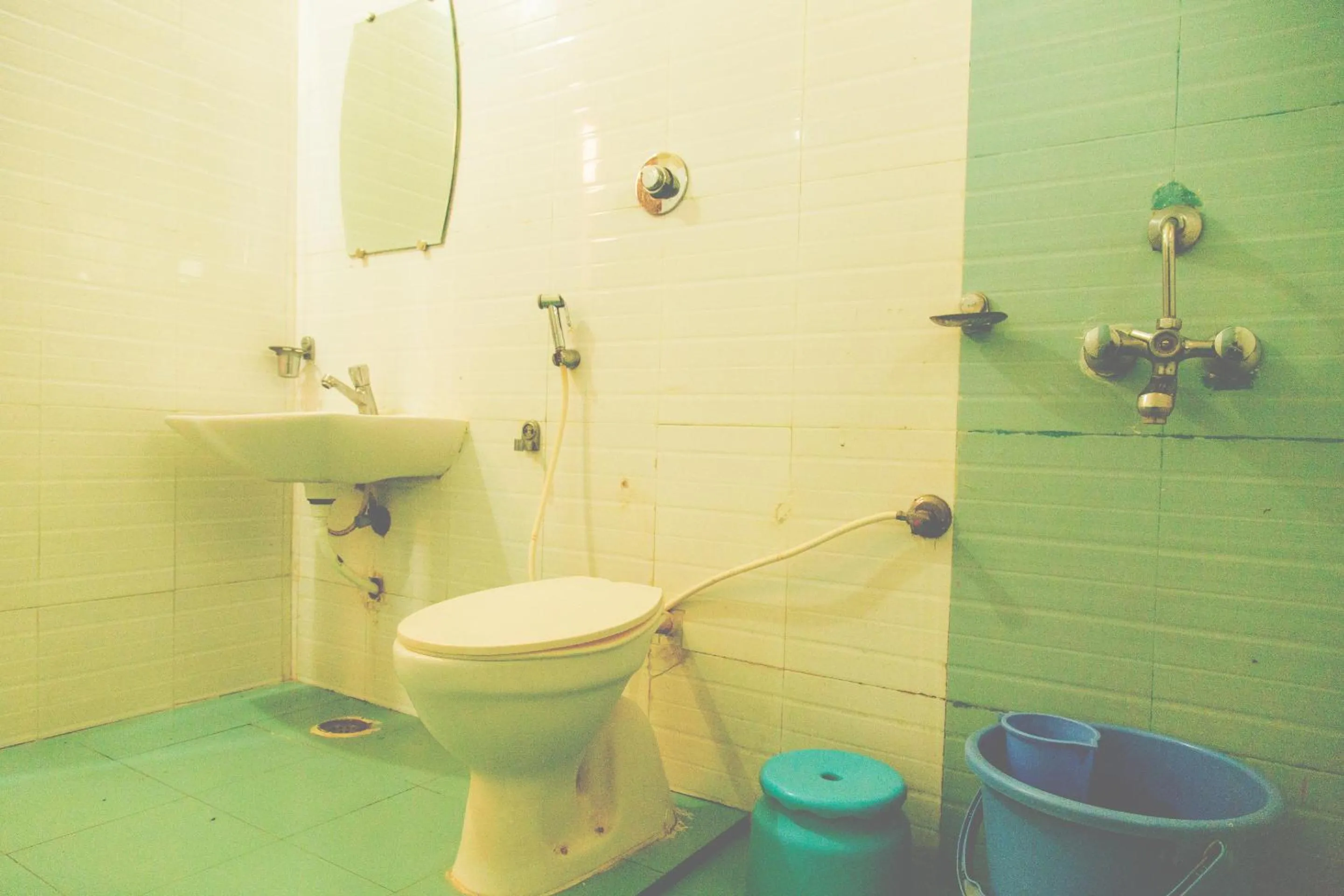 Bathroom in KSTDC Hotel Mayura Chalukya, Badami