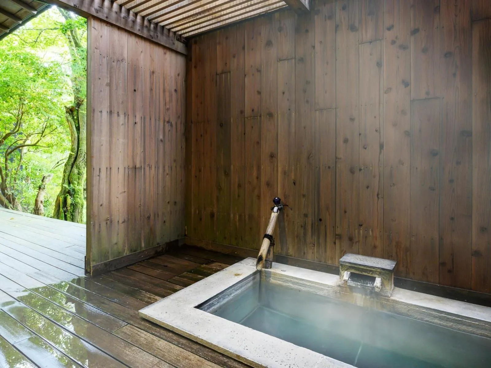 Hot Spring Bath in Matsuzakaya Honten