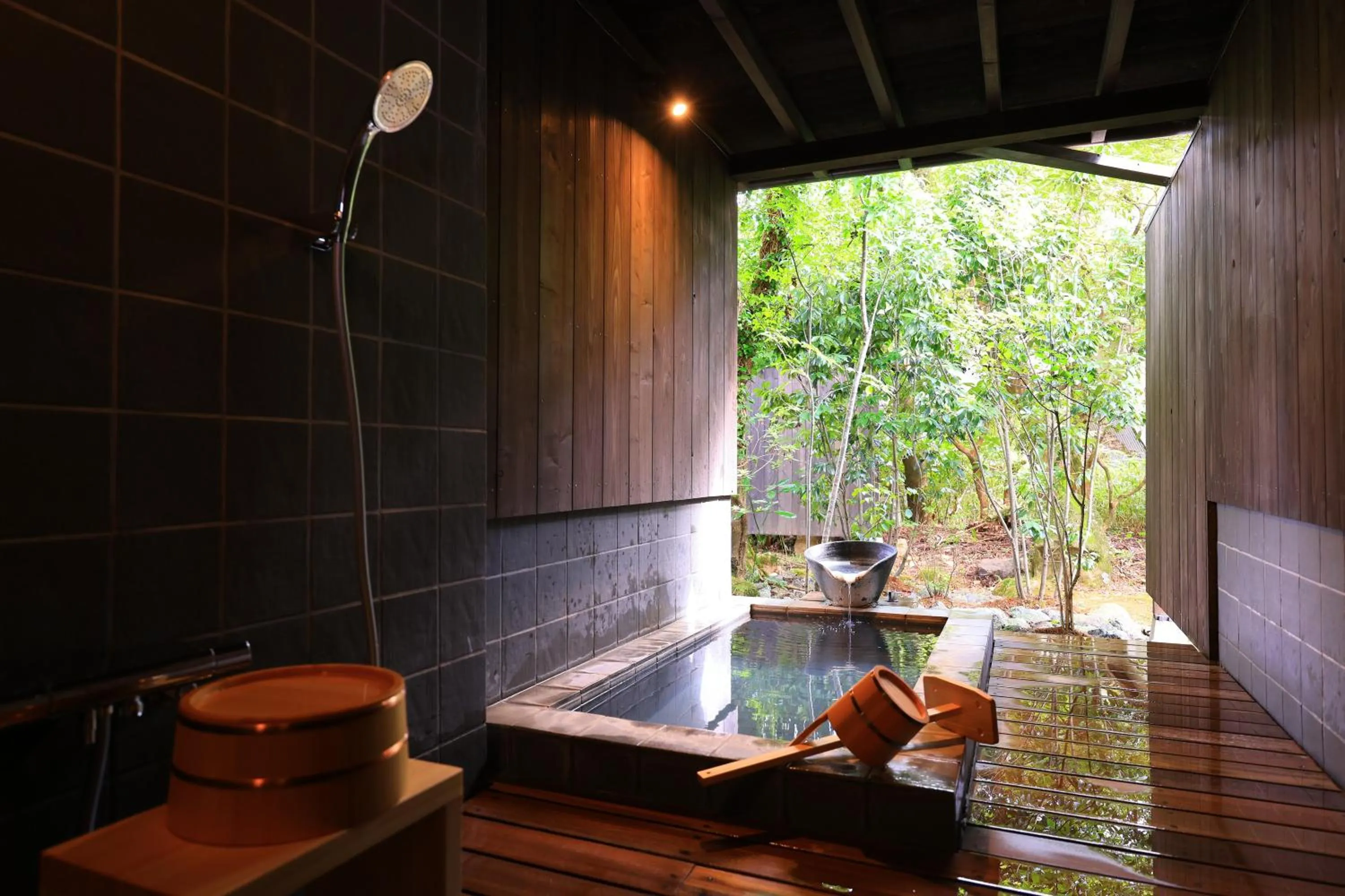 Hot Spring Bath in Matsuzakaya Honten