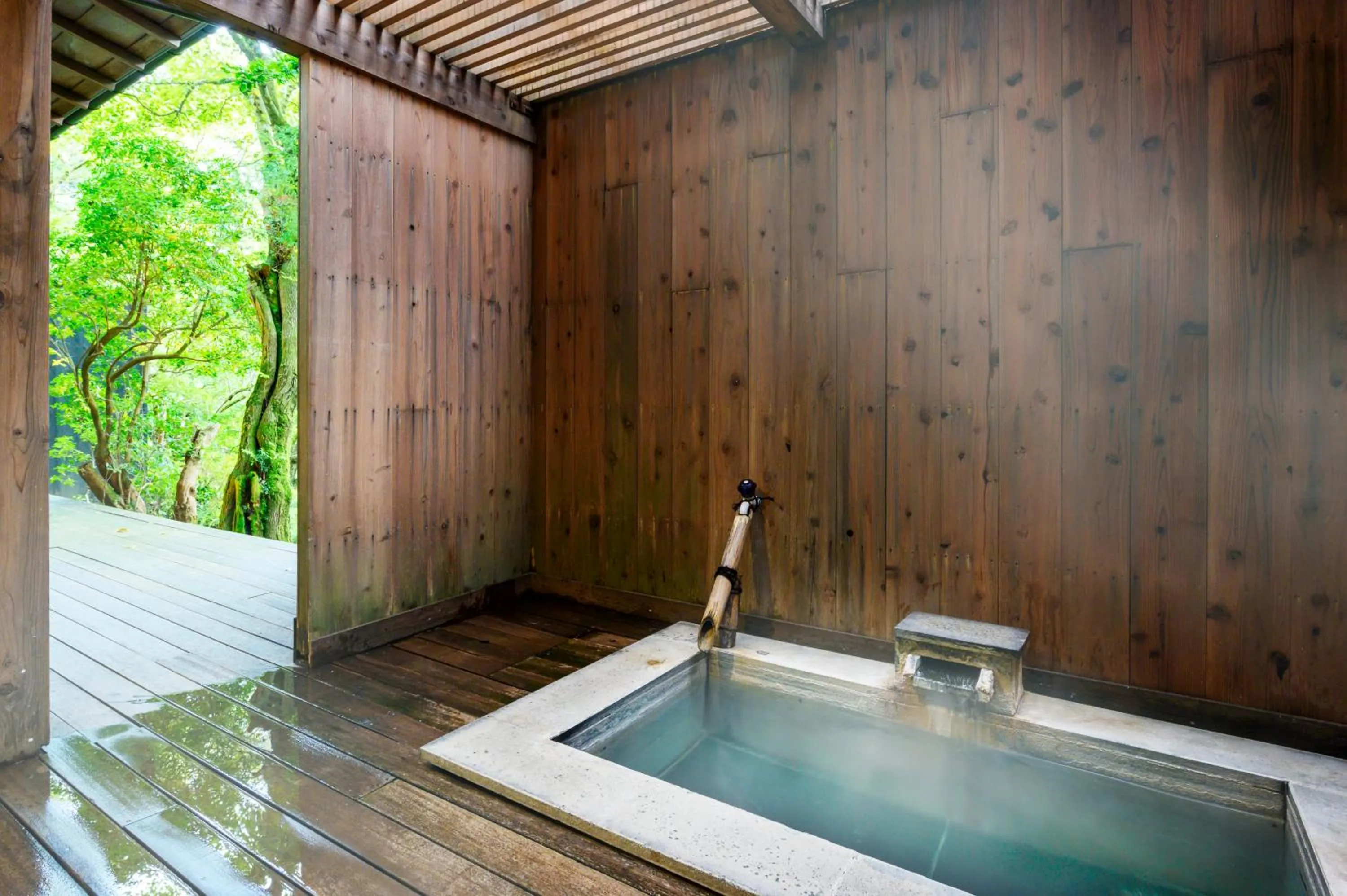 Hot Spring Bath in Matsuzakaya Honten