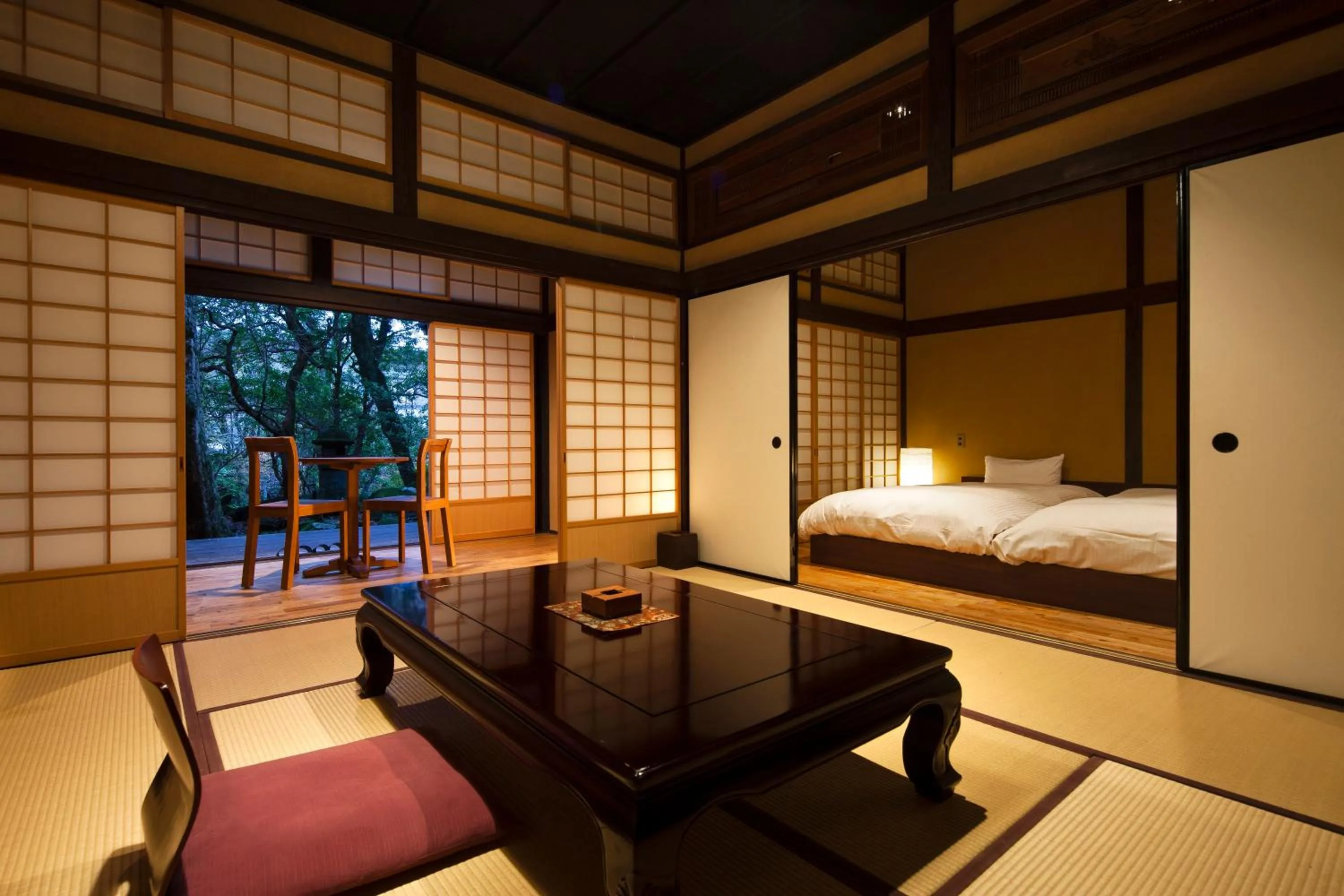 Photo of the whole room, Bed in Matsuzakaya Honten