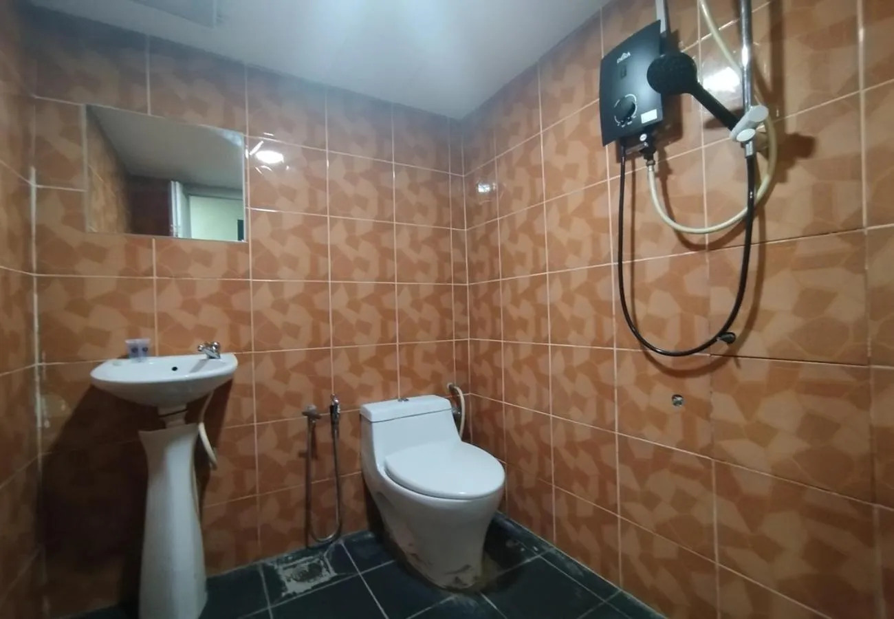 Shower in Fast Hotel Idaman Near To IIUM KL