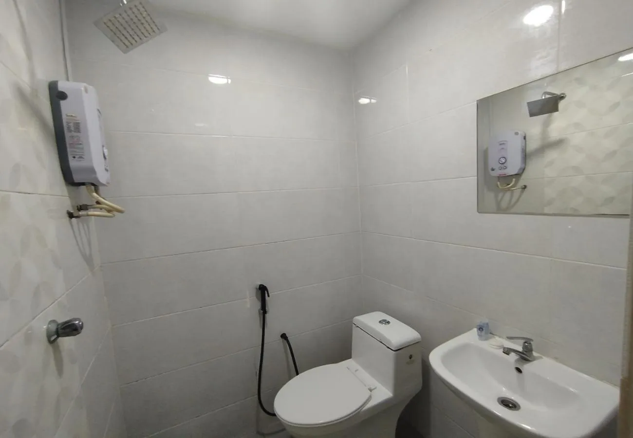 Shower in Fast Hotel Idaman Near To IIUM KL